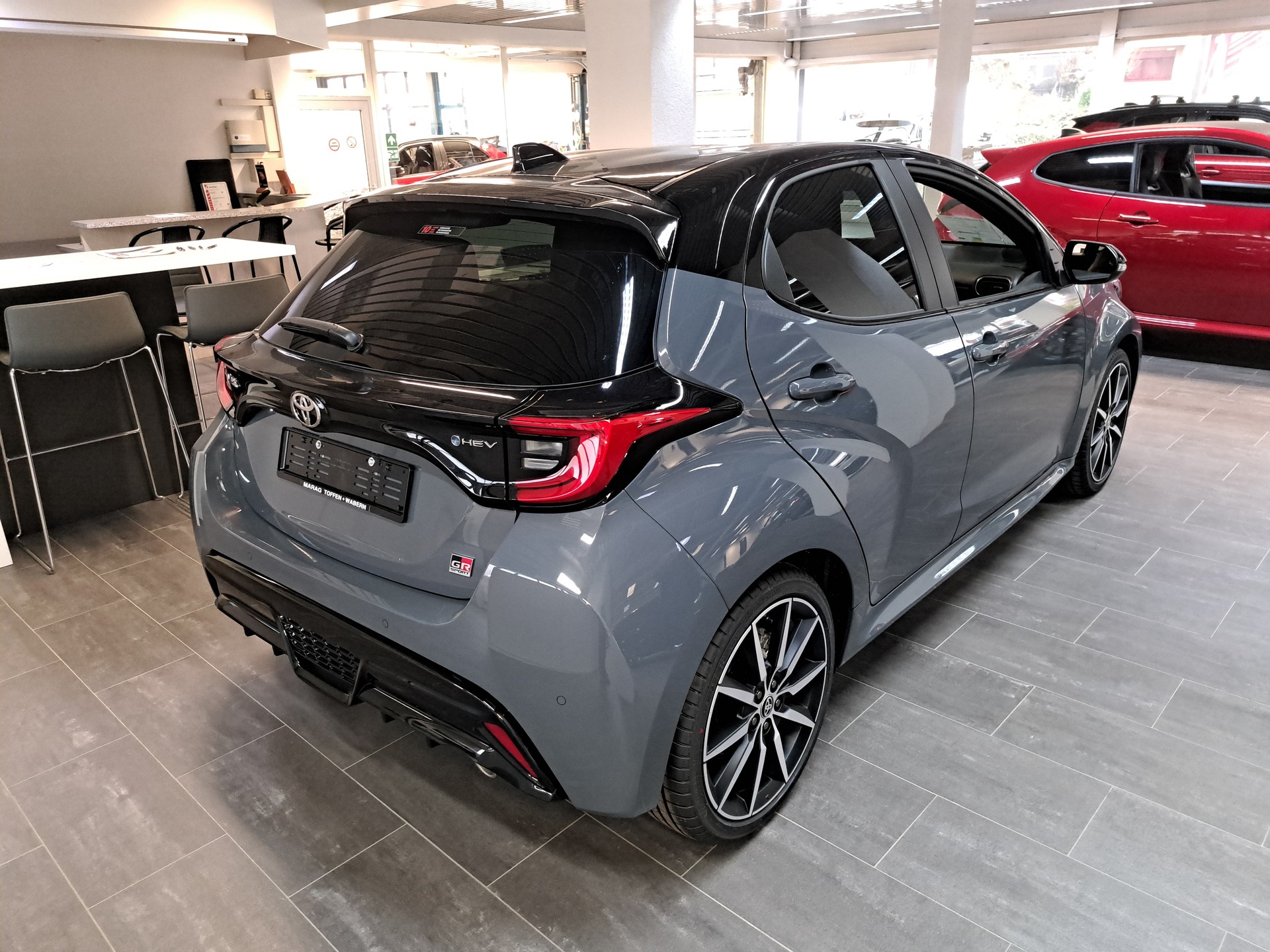 TOYOTA Yaris 1.5 GR Sport e-CVT - 8