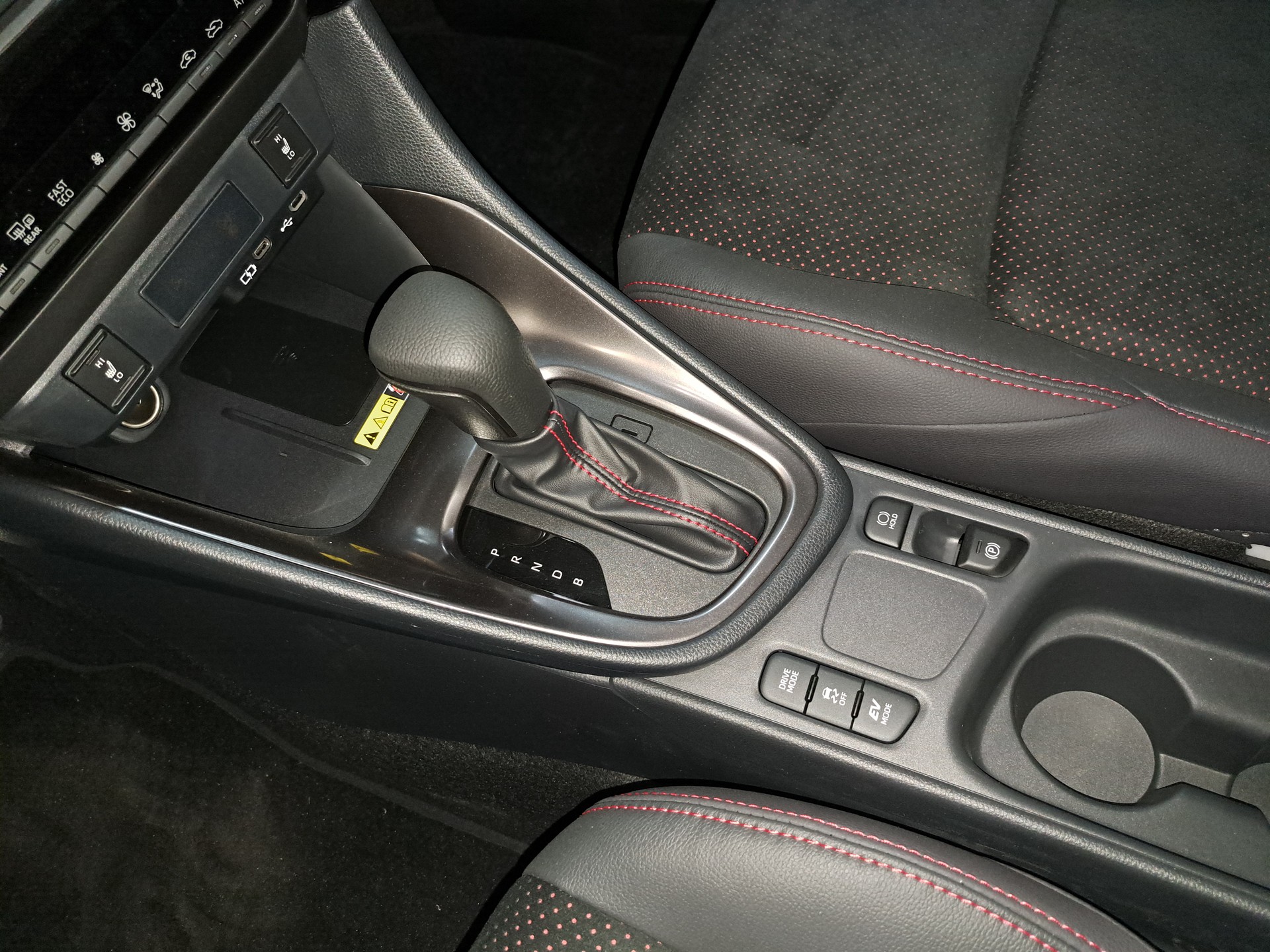 TOYOTA Yaris 1.5 GR Sport e-CVT - 13