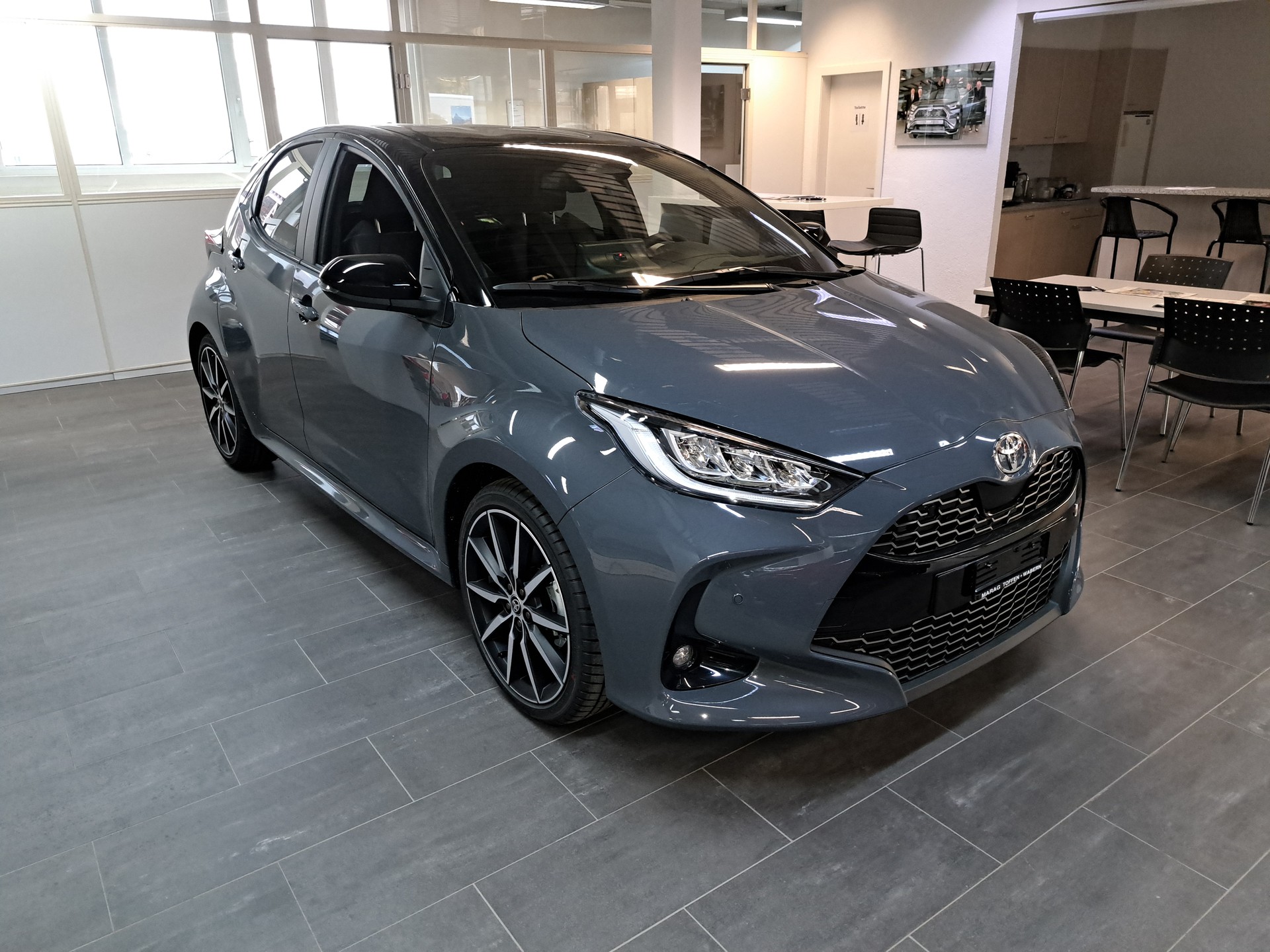 TOYOTA Yaris 1.5 GR Sport e-CVT - 3