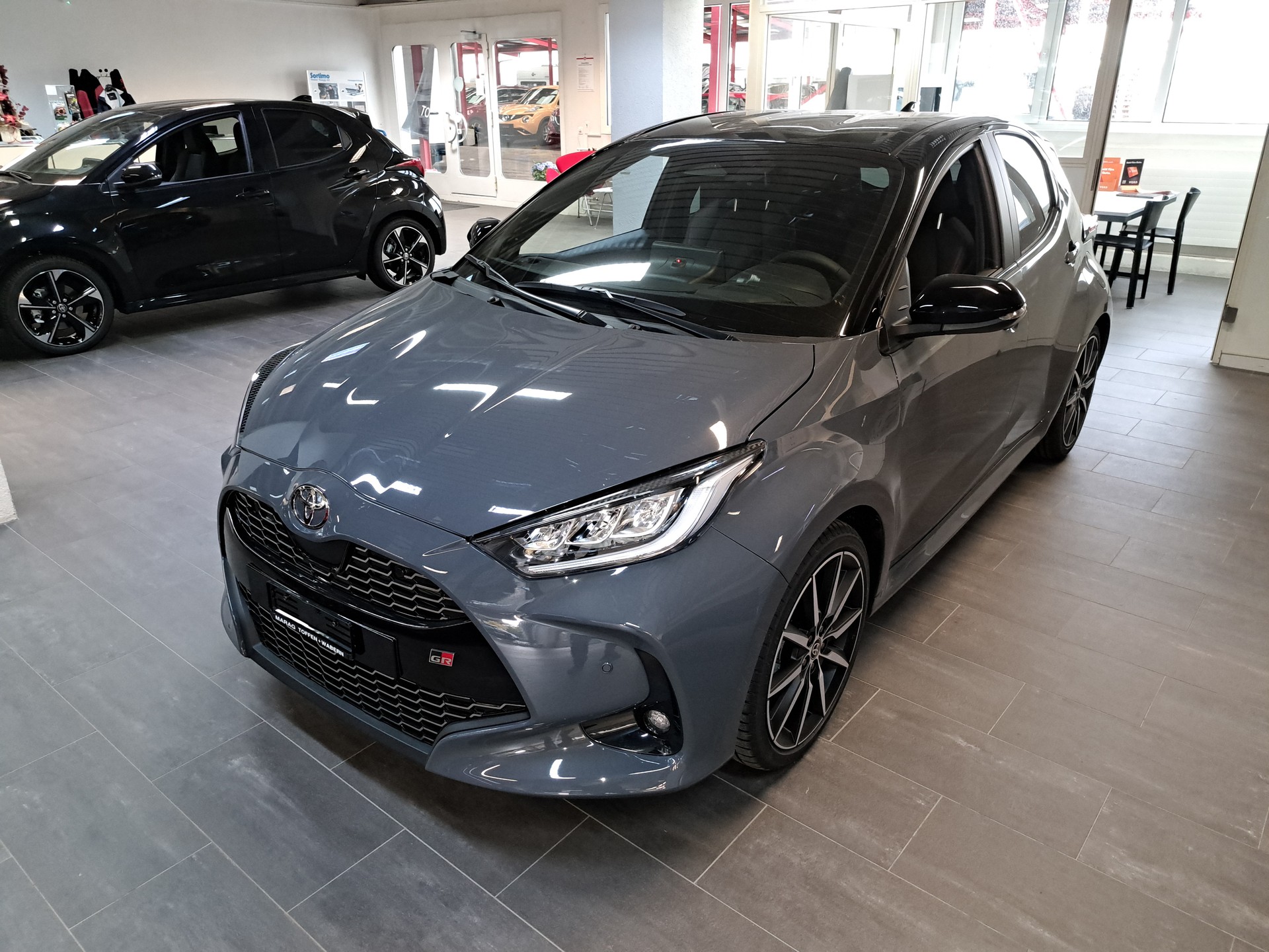 TOYOTA Yaris 1.5 GR Sport e-CVT - 2