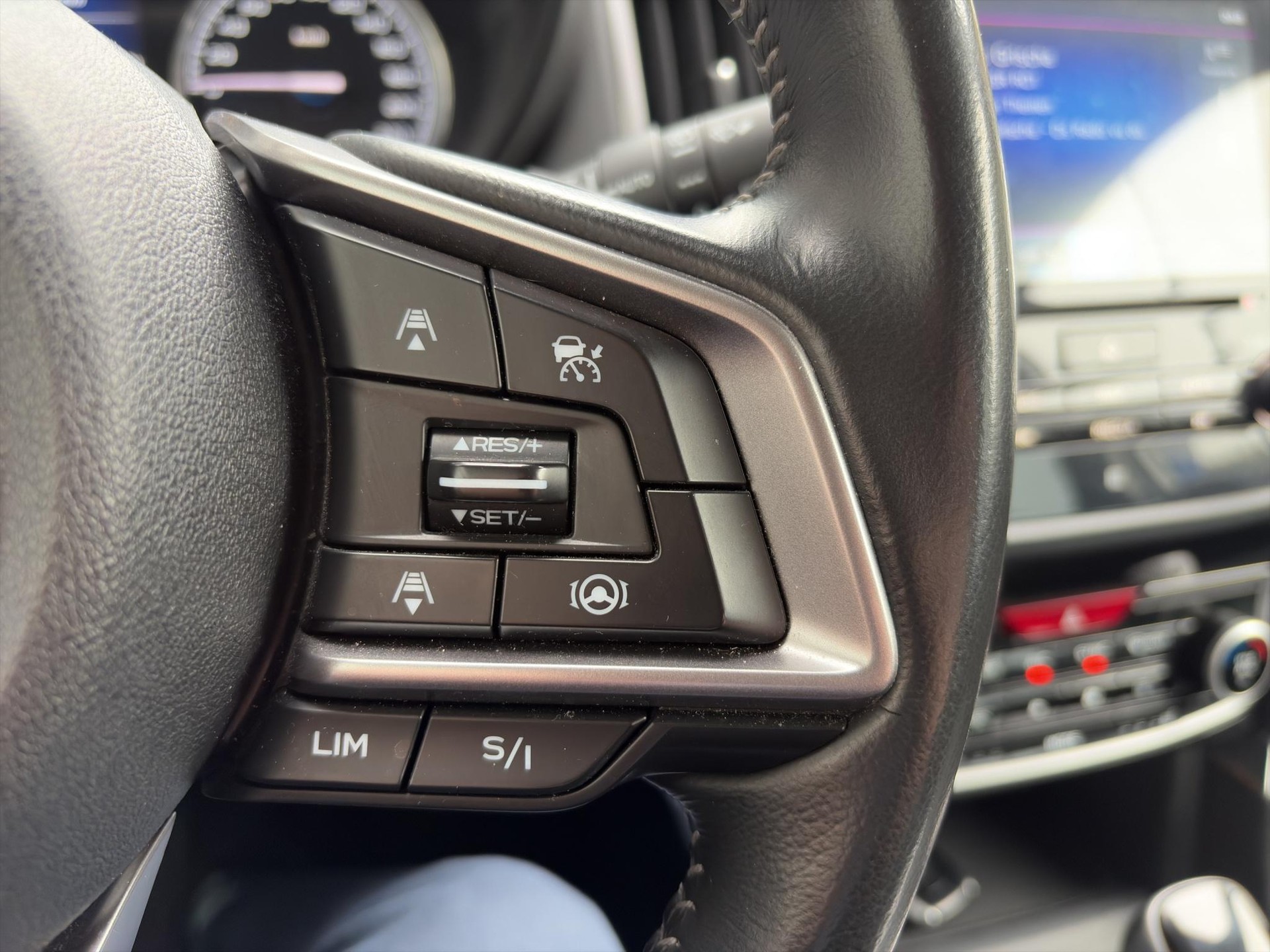 SUBARU Forester Station 2.0i e-Boxer Swiss Plus - 14