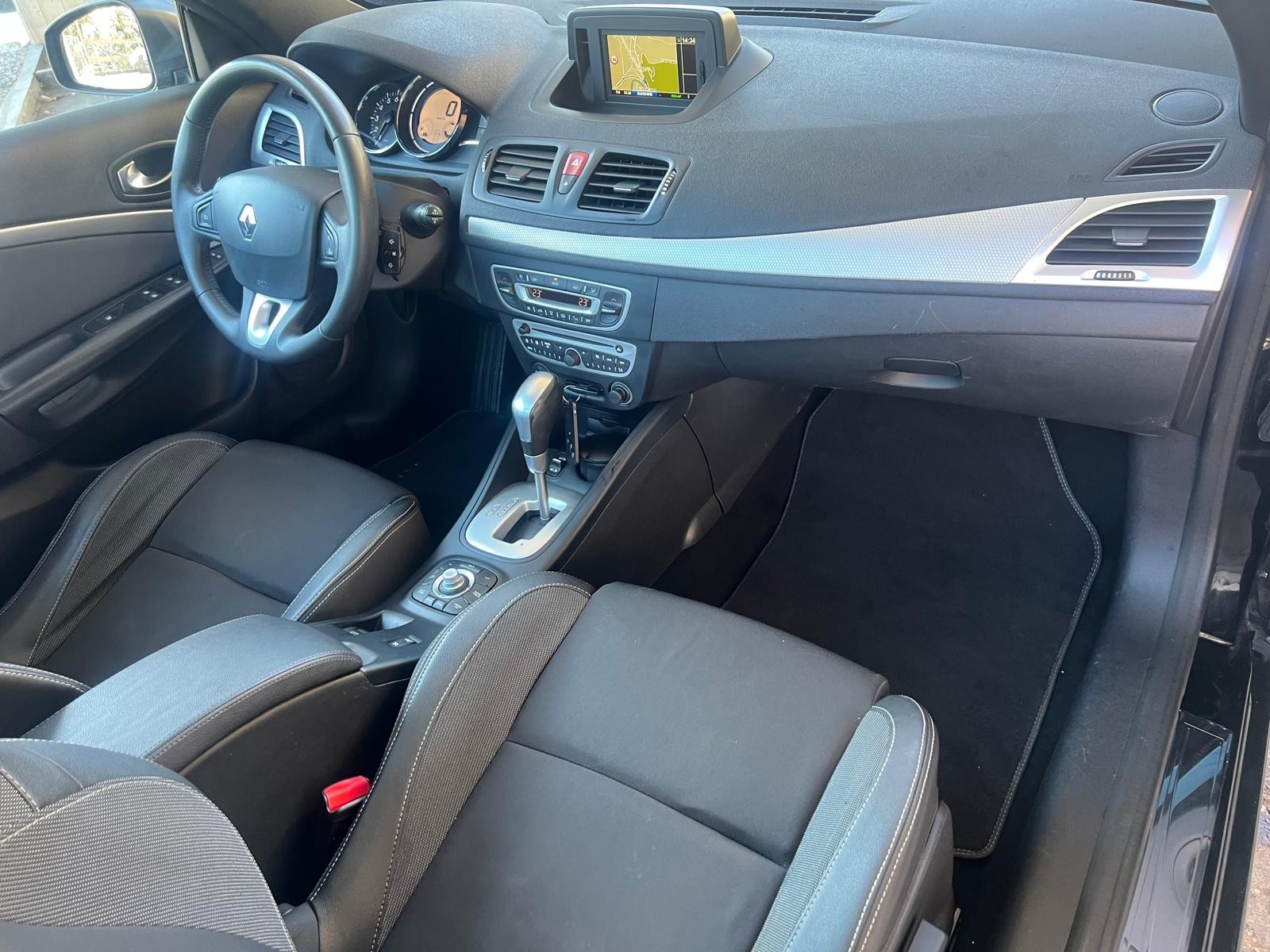 RENAULT Mégane CC 2.0 16V Dynamique CVT - 8