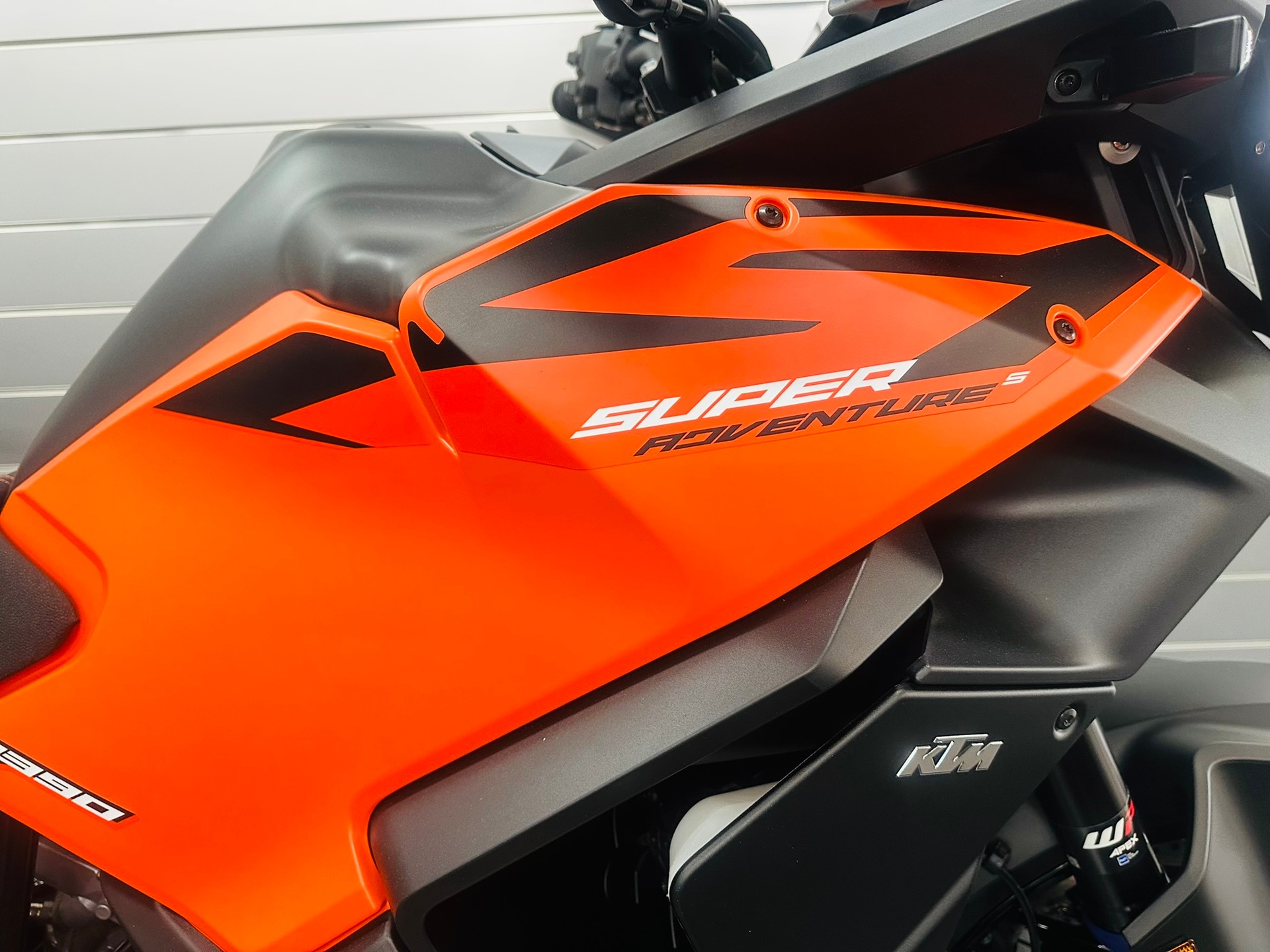 KTM 1390 Super Adventure S - 2