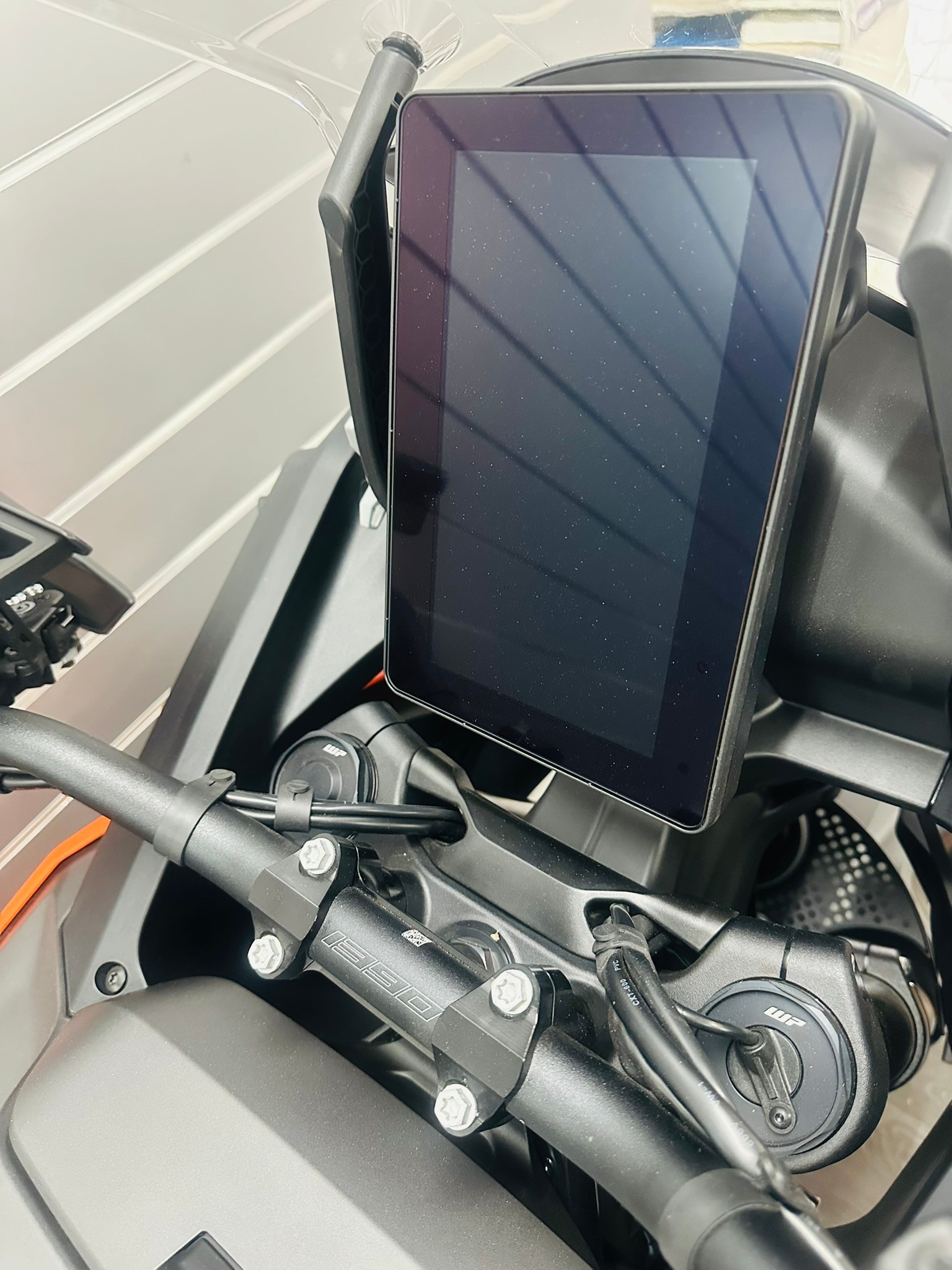 KTM 1390 Super Adventure S - 8