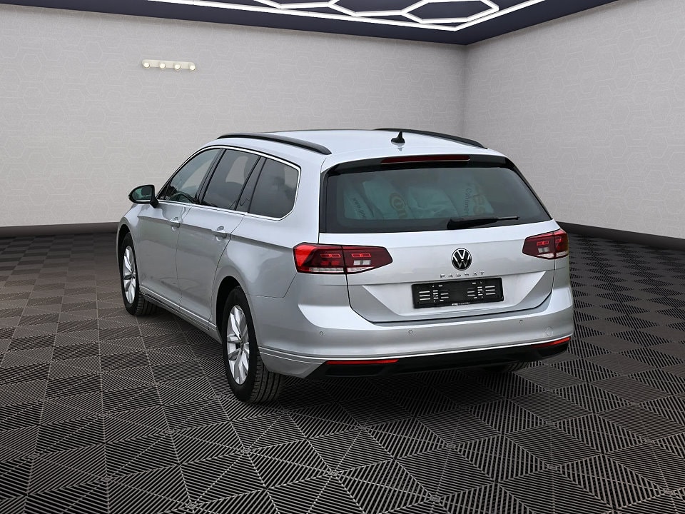 VW Passat Variant 2.0 TDI Business DSG - 4