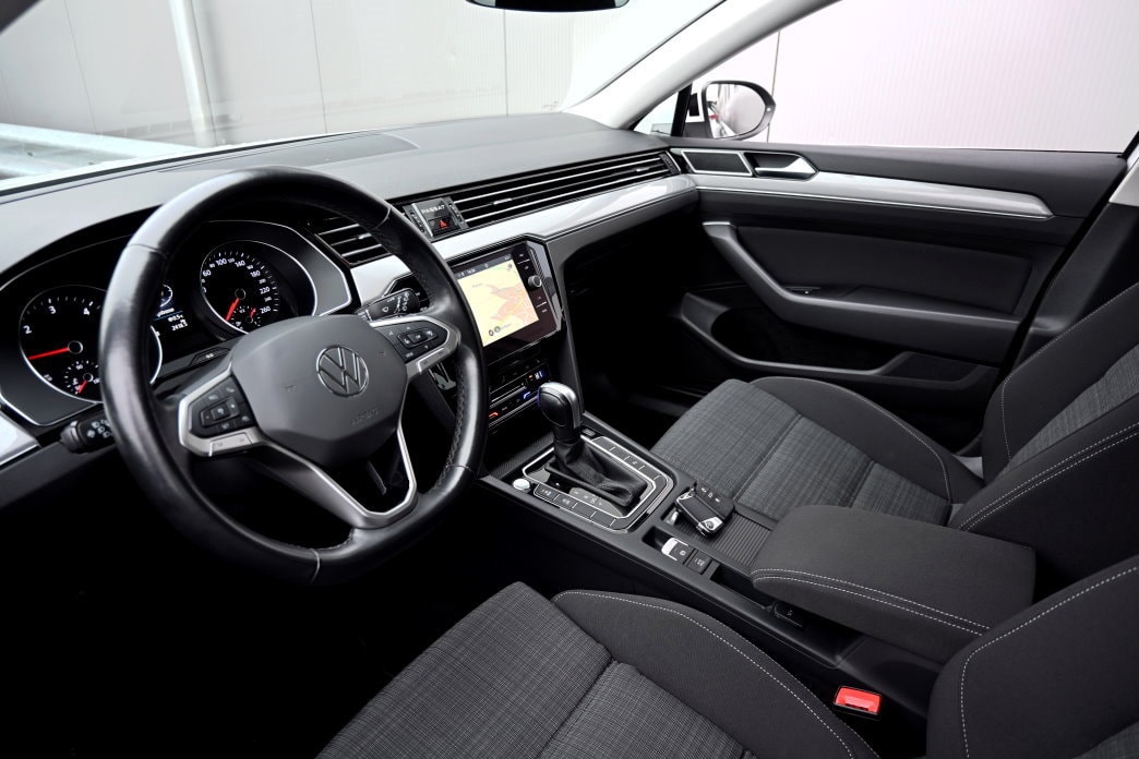VW Passat Variant 2.0 TDI Business DSG - 8