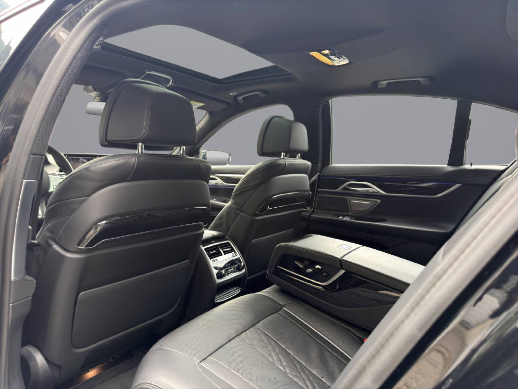 BMW 740d xDrive SAG - 12