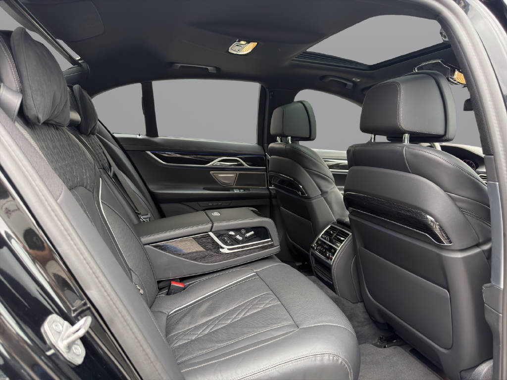 BMW 740d xDrive SAG - 13