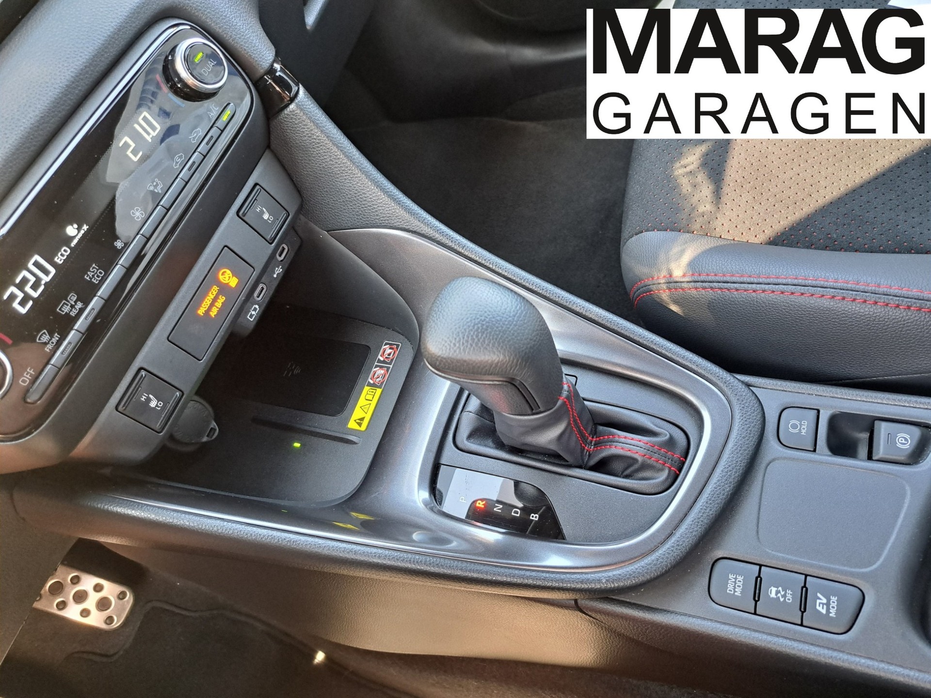 TOYOTA Yaris Cross 1.5 GR Sport e-CVT - 13