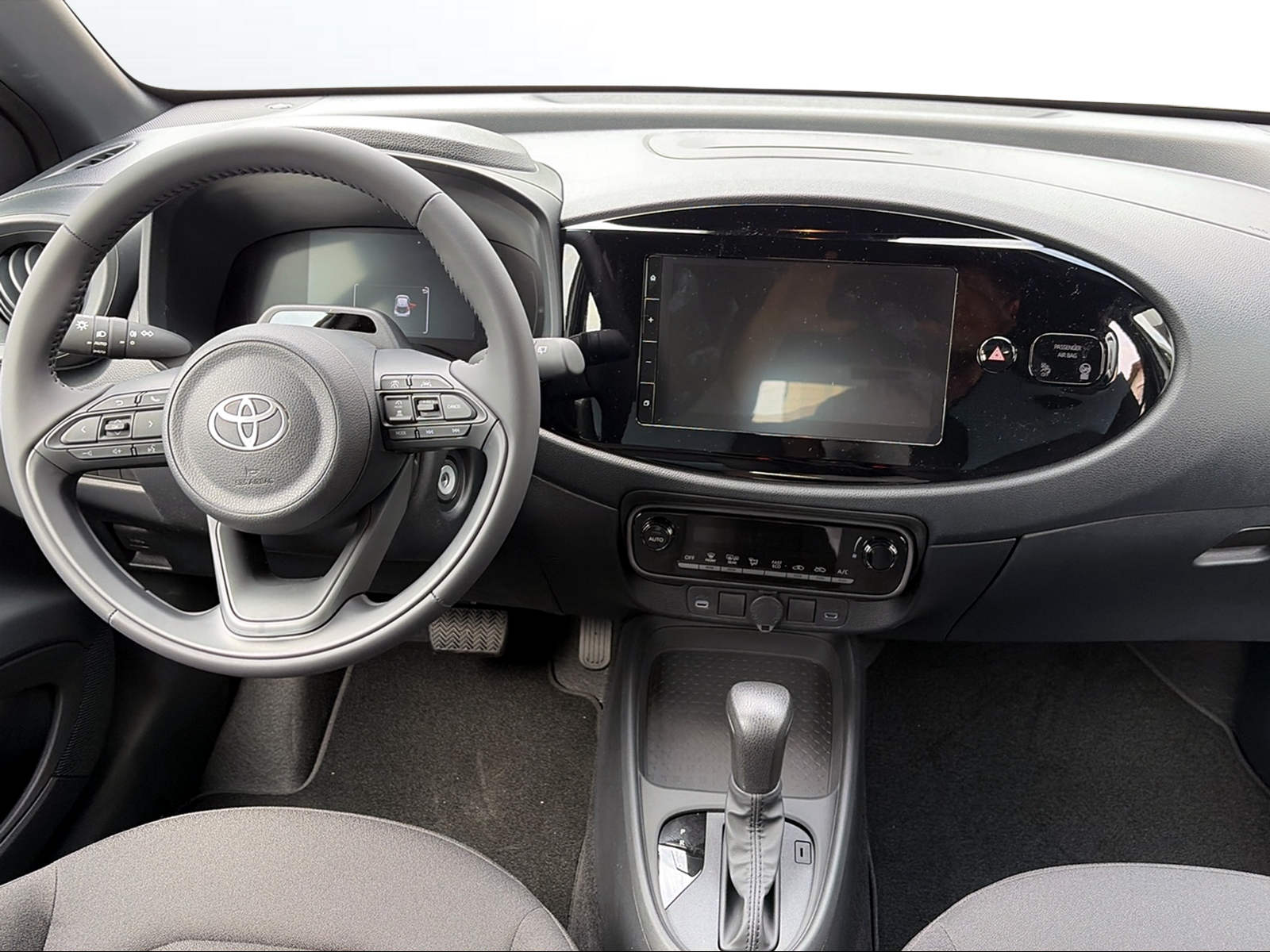 TOYOTA Aygo X 1.5 Comfort e-CVT - 9