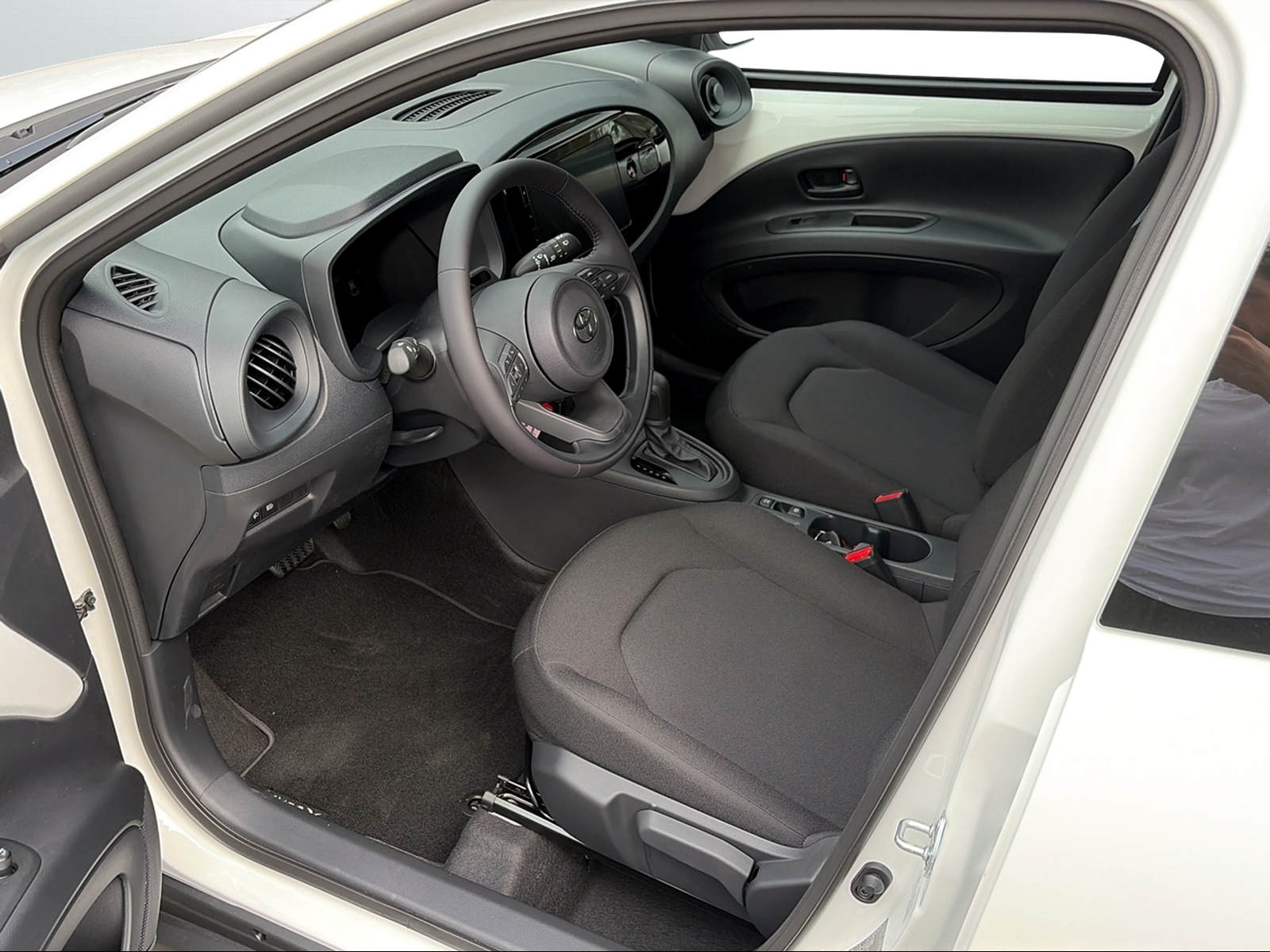 TOYOTA Aygo X 1.5 Comfort e-CVT - 7