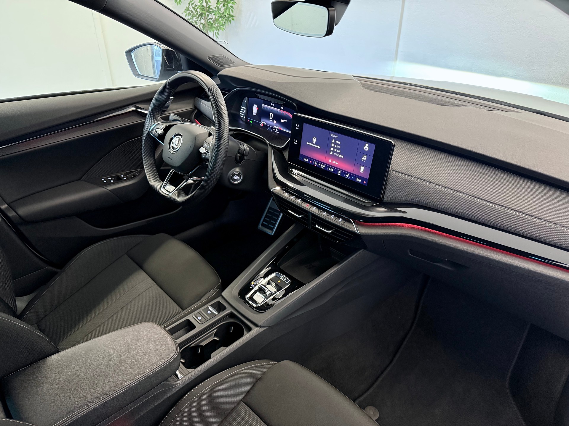 SKODA Octavia Combi 2.0 TSI SportLine DSG 4x4 - 24