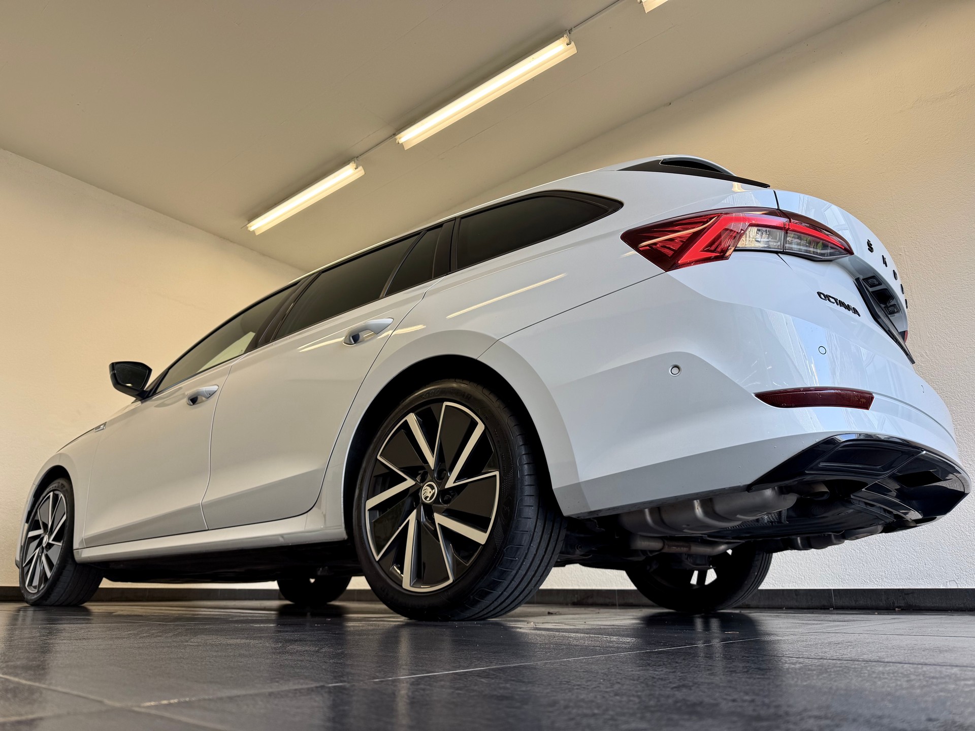 SKODA Octavia Combi 2.0 TSI SportLine DSG 4x4 - 9