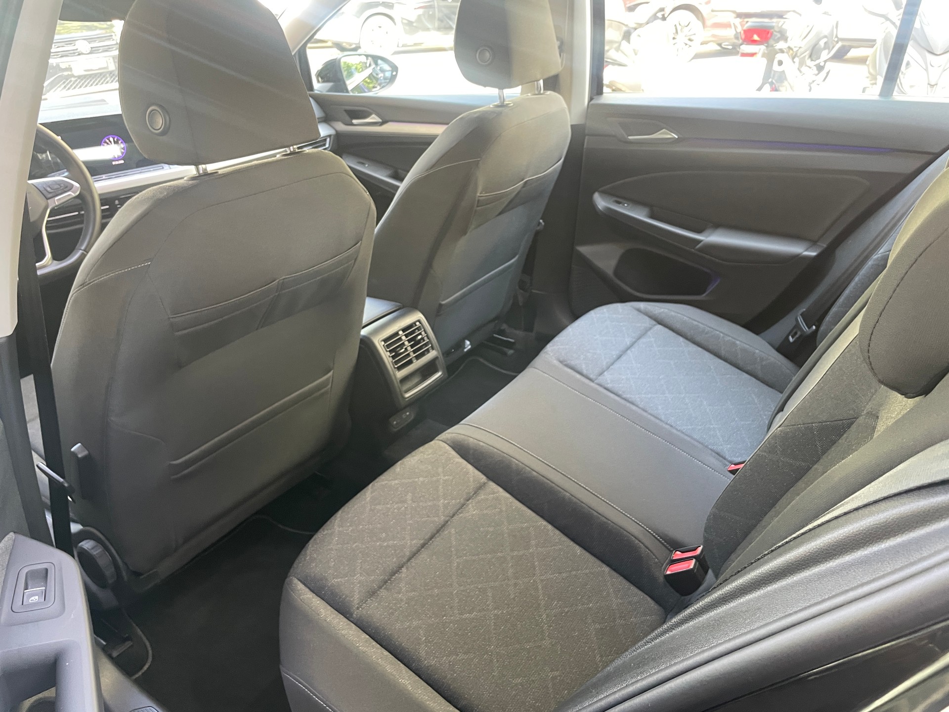 VW Golf 1.0 eTSI mHEV Life - 10