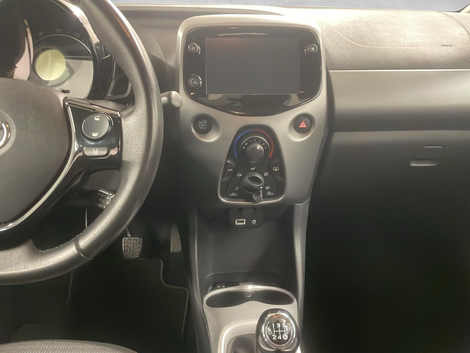 TOYOTA Aygo 1.0 VVT-i Trend - 12