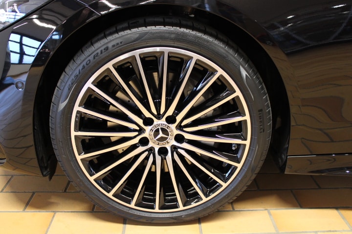 MERCEDES-BENZ C 220 d 4Matic Kombi AMG Line Swiss Star - 16