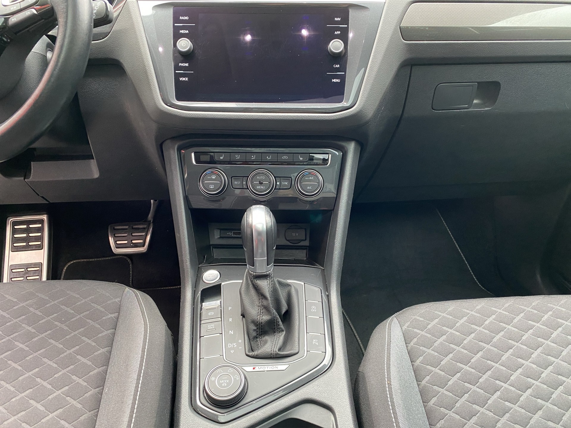 VW Tiguan 2.0 TDI SCR Comfortline 4Motion DSG - 11