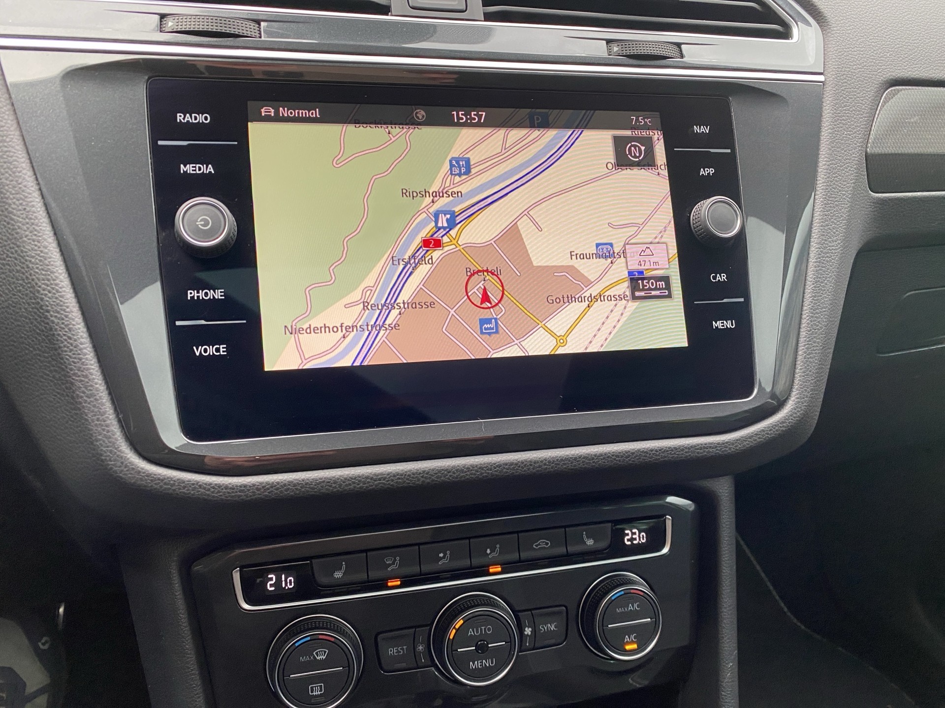 VW Tiguan 2.0 TDI SCR Comfortline 4Motion DSG - 14