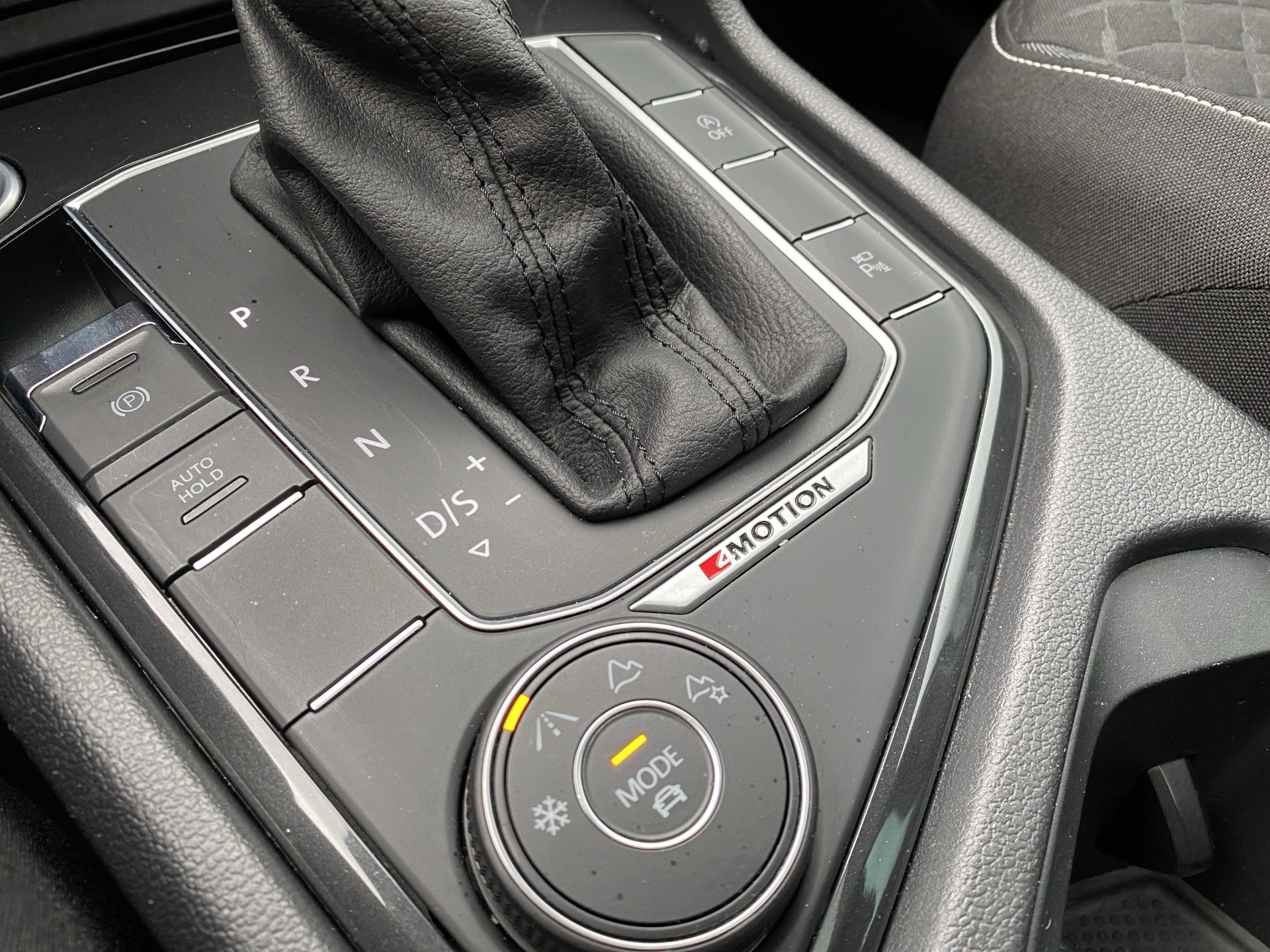 VW Tiguan 2.0 TDI SCR Comfortline 4Motion DSG - 13