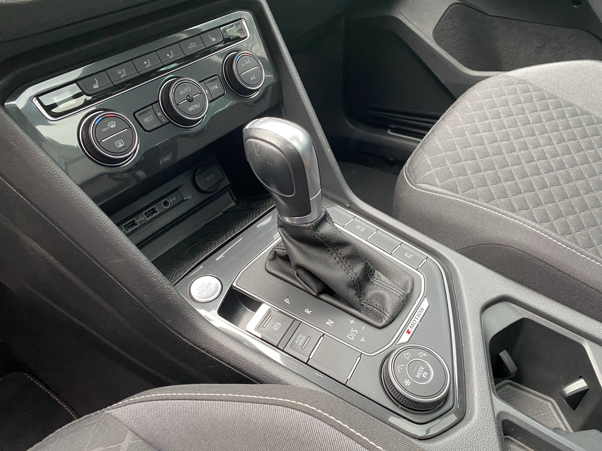 VW Tiguan 2.0 TDI SCR Comfortline 4Motion DSG - 12