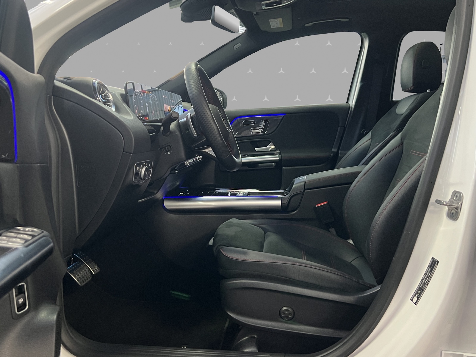 MERCEDES-BENZ GLA 220 4Matic 8G-DCT - 10