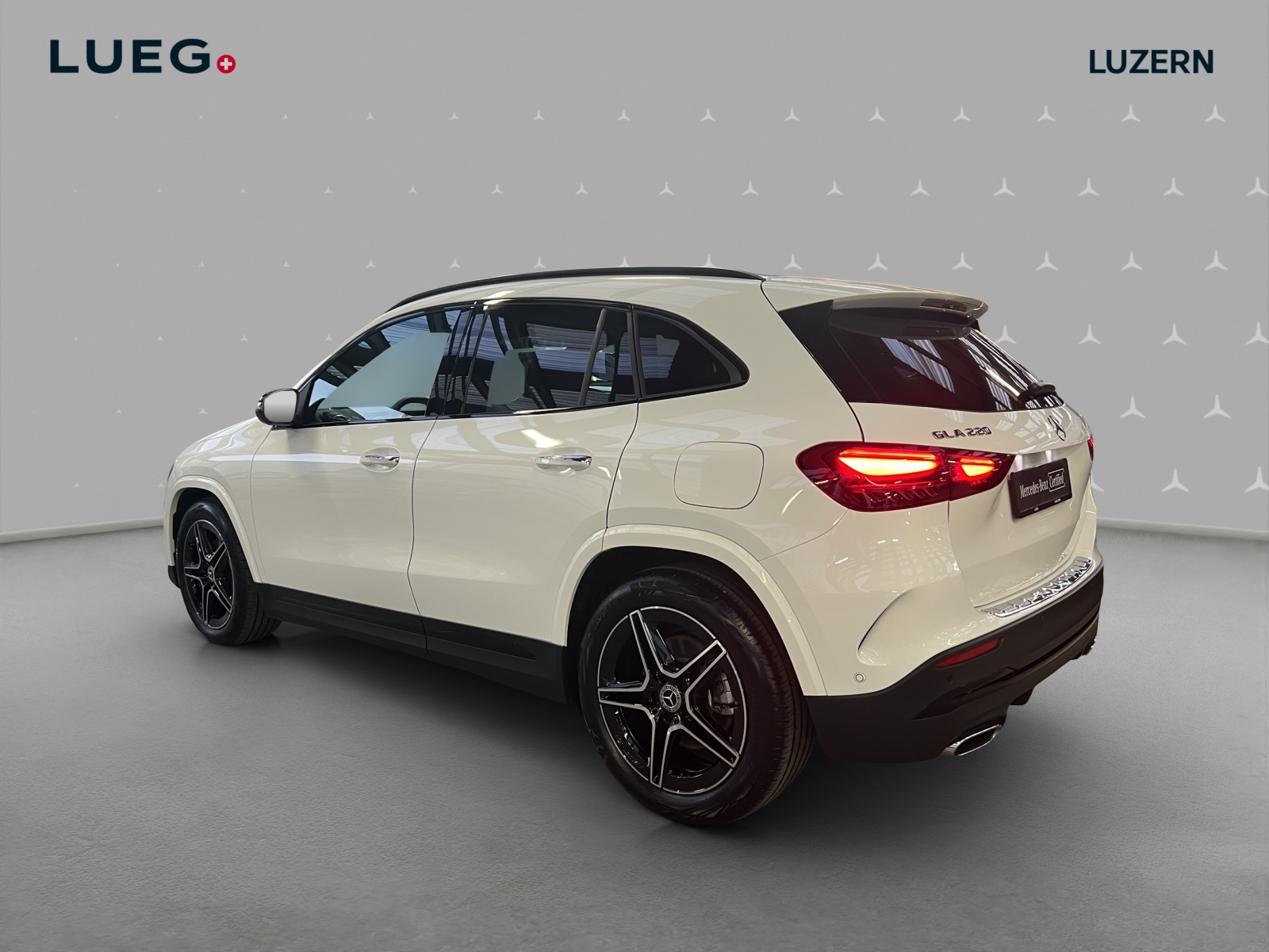 MERCEDES-BENZ GLA 220 4Matic 8G-DCT - 3