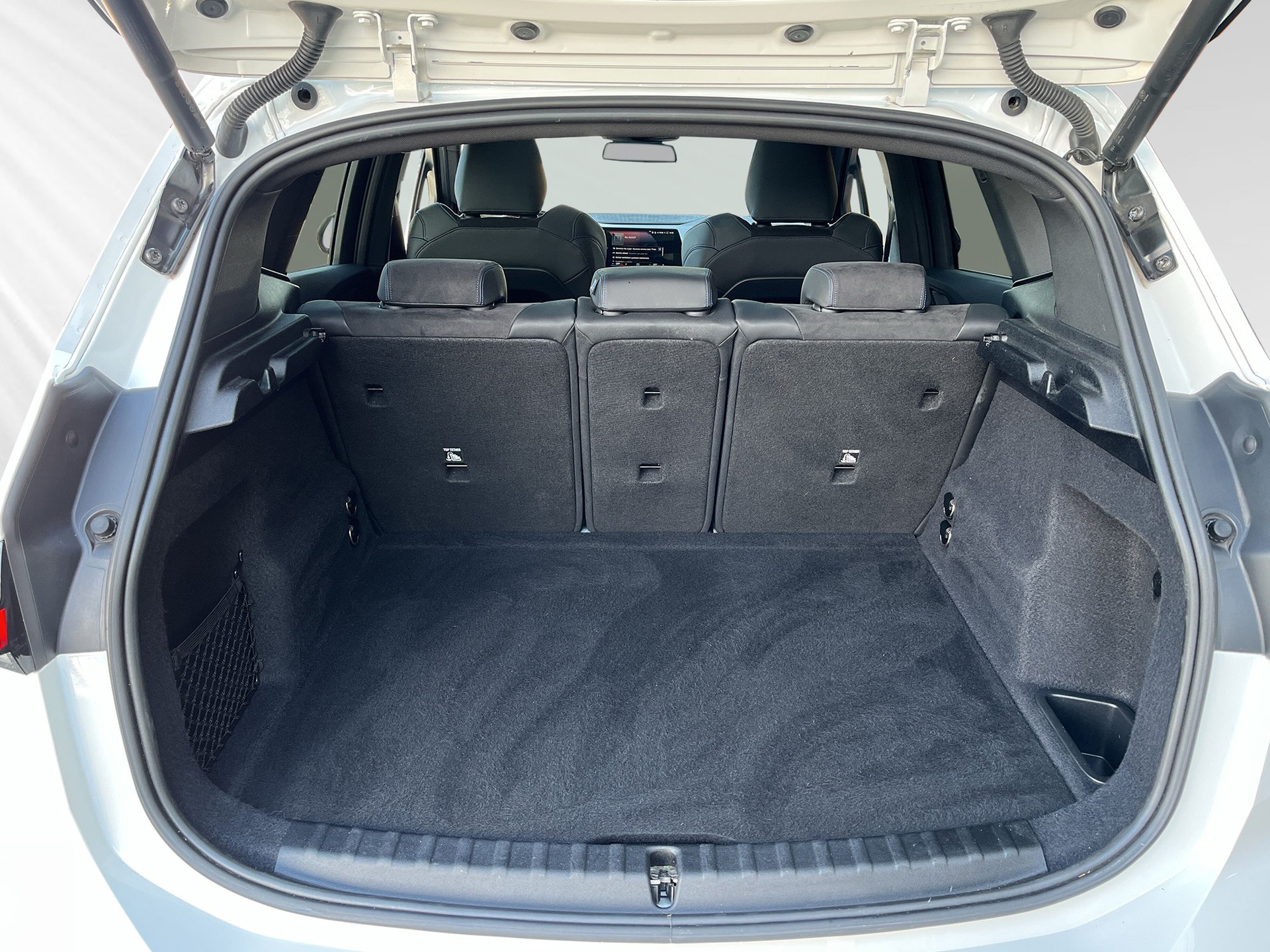 BMW 218i Active Tourer M Sport DKG - 8