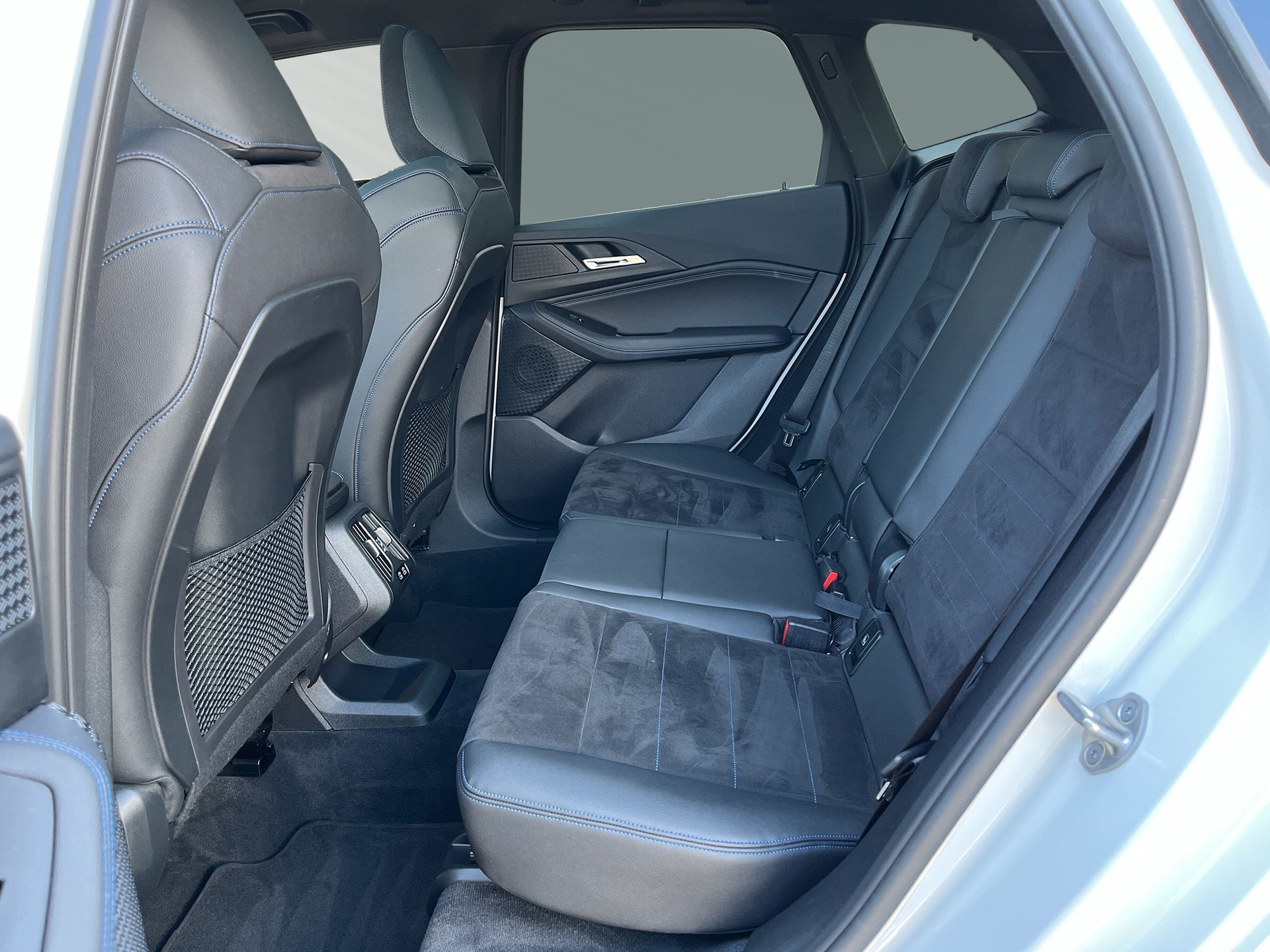 BMW 218i Active Tourer M Sport DKG - 7