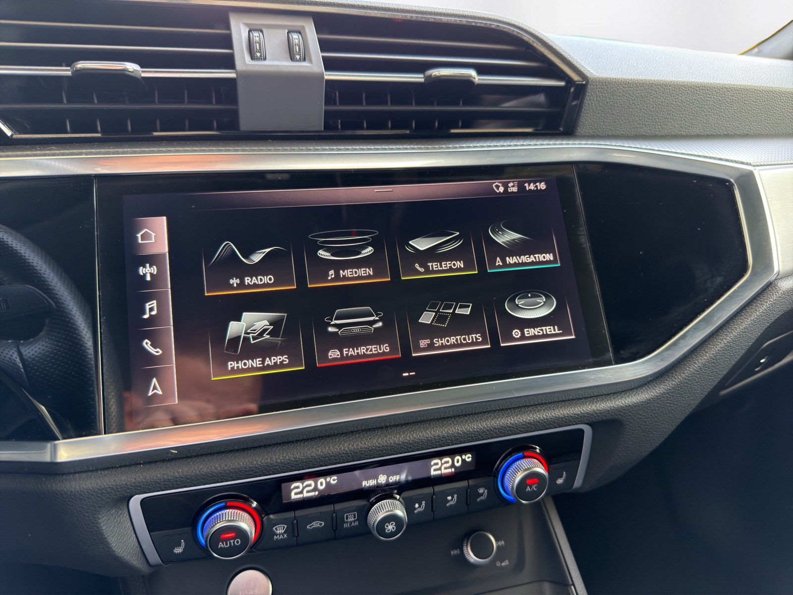 AUDI Q3 45 TFSI quattro S-tronic - 9