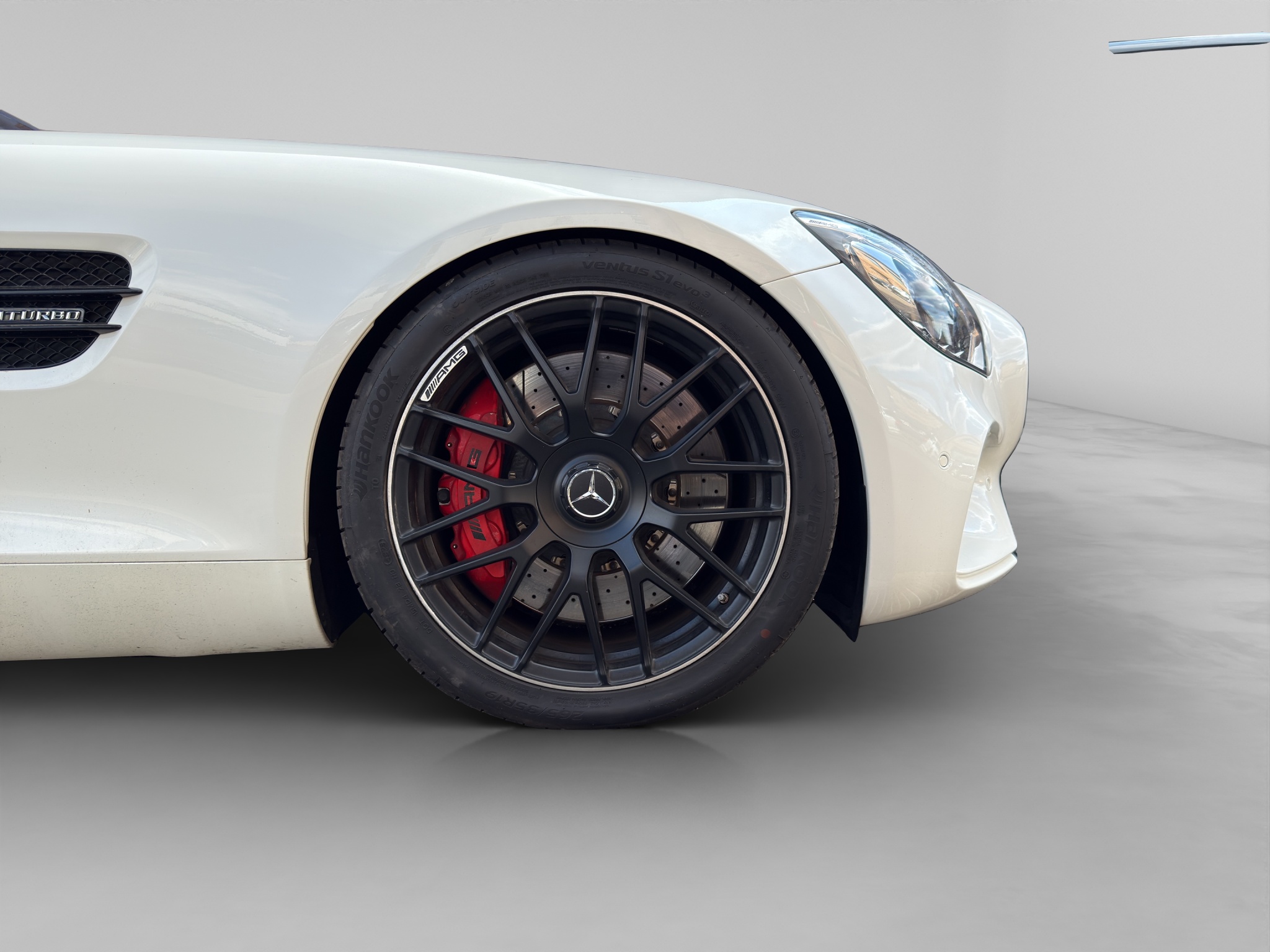 MERCEDES-BENZ AMG GT 13