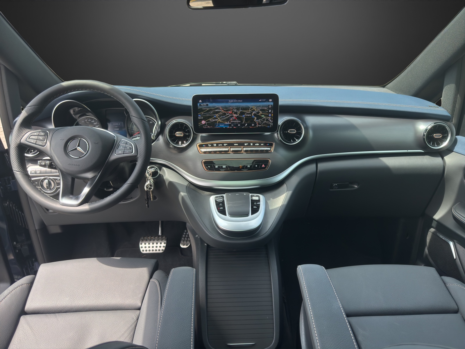 MERCEDES-BENZ EQV 300 lang - 11