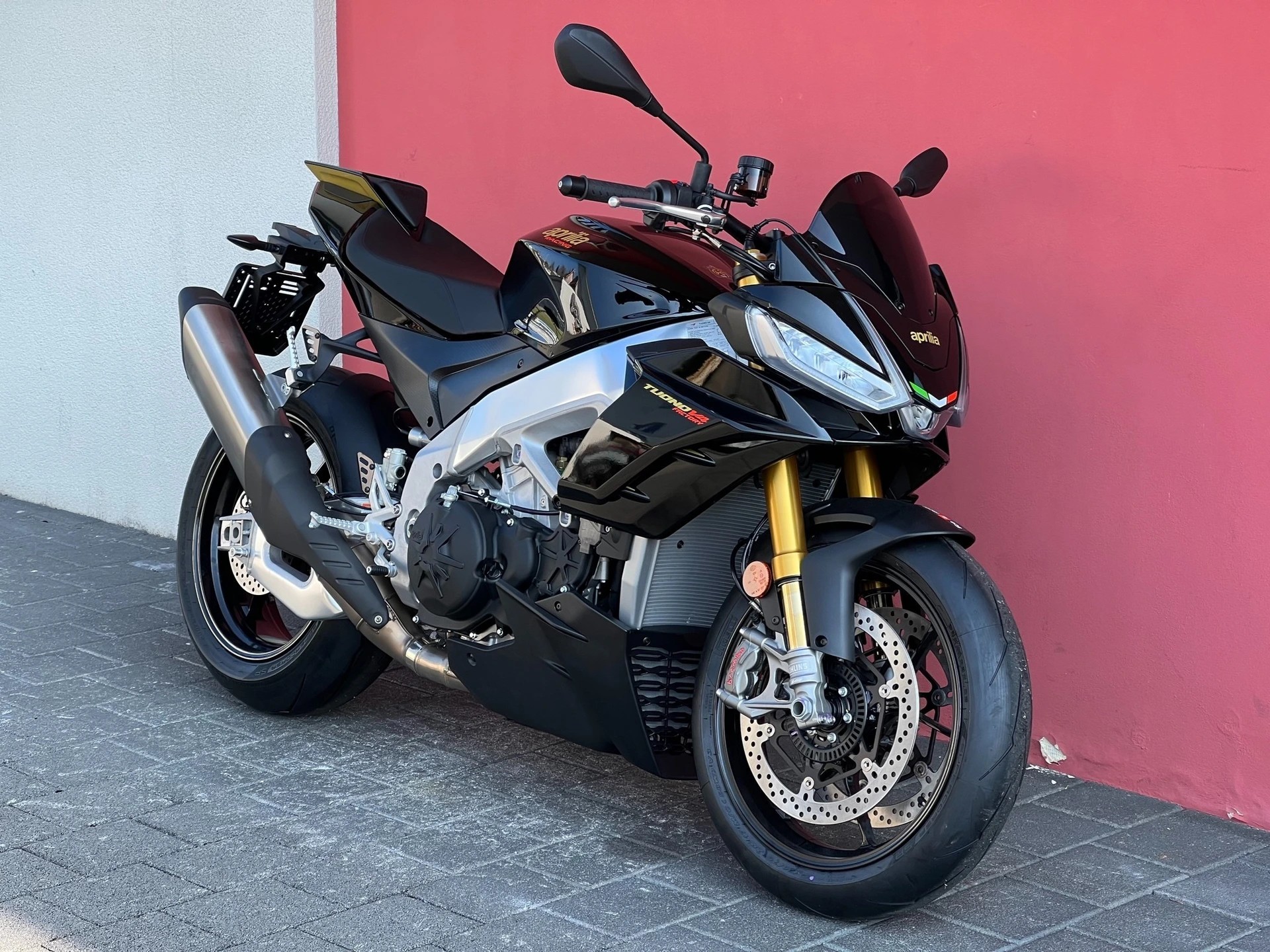 APRILIA Tuono V4 1100 Factory - 10