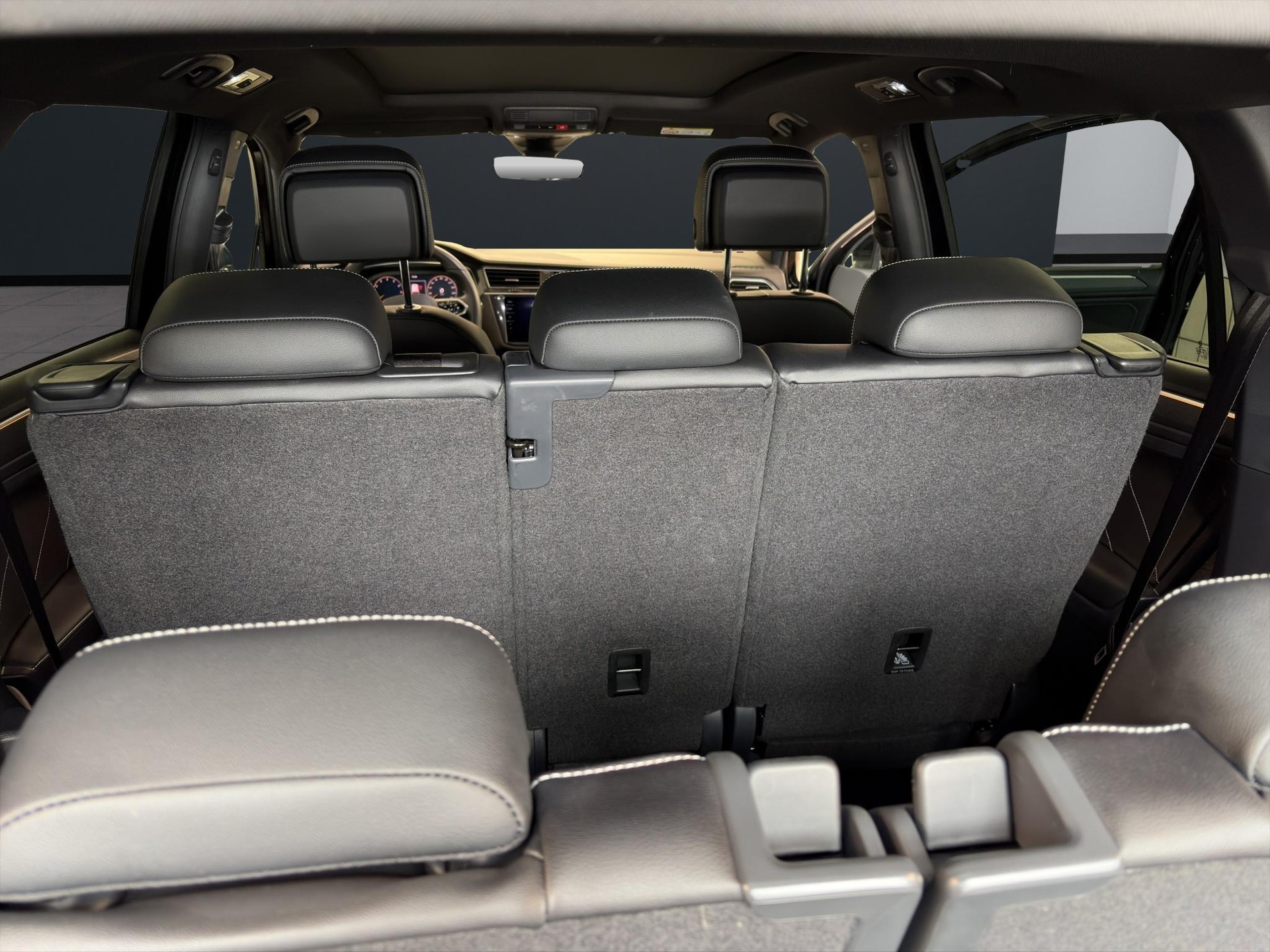 VW Tiguan Allspace 2.0 TSI R-Line DSG - 12