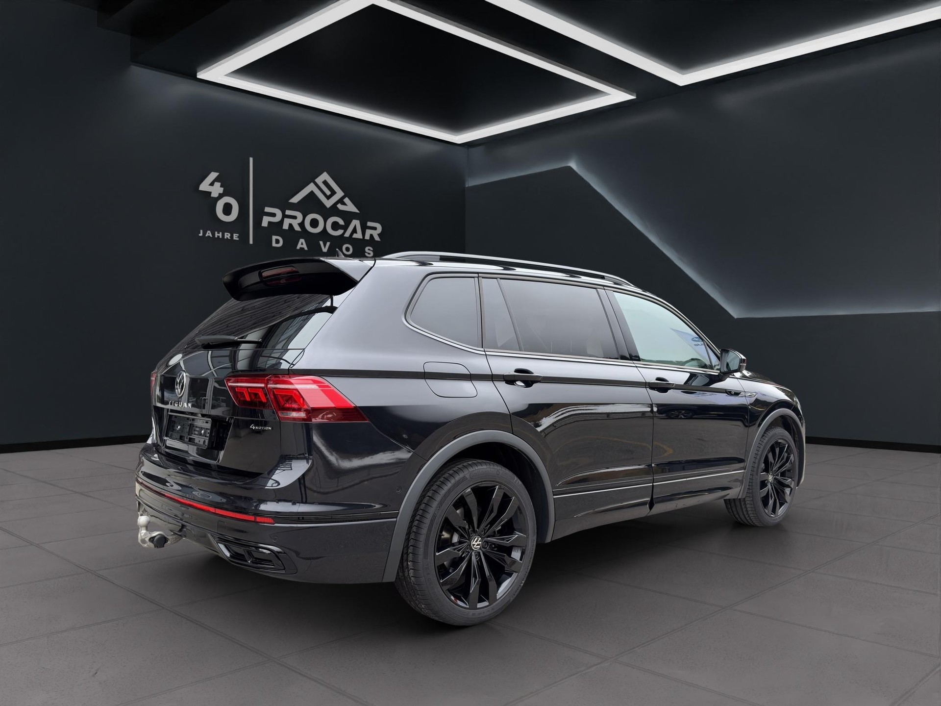 VW Tiguan Allspace 2.0 TSI R-Line DSG - 4