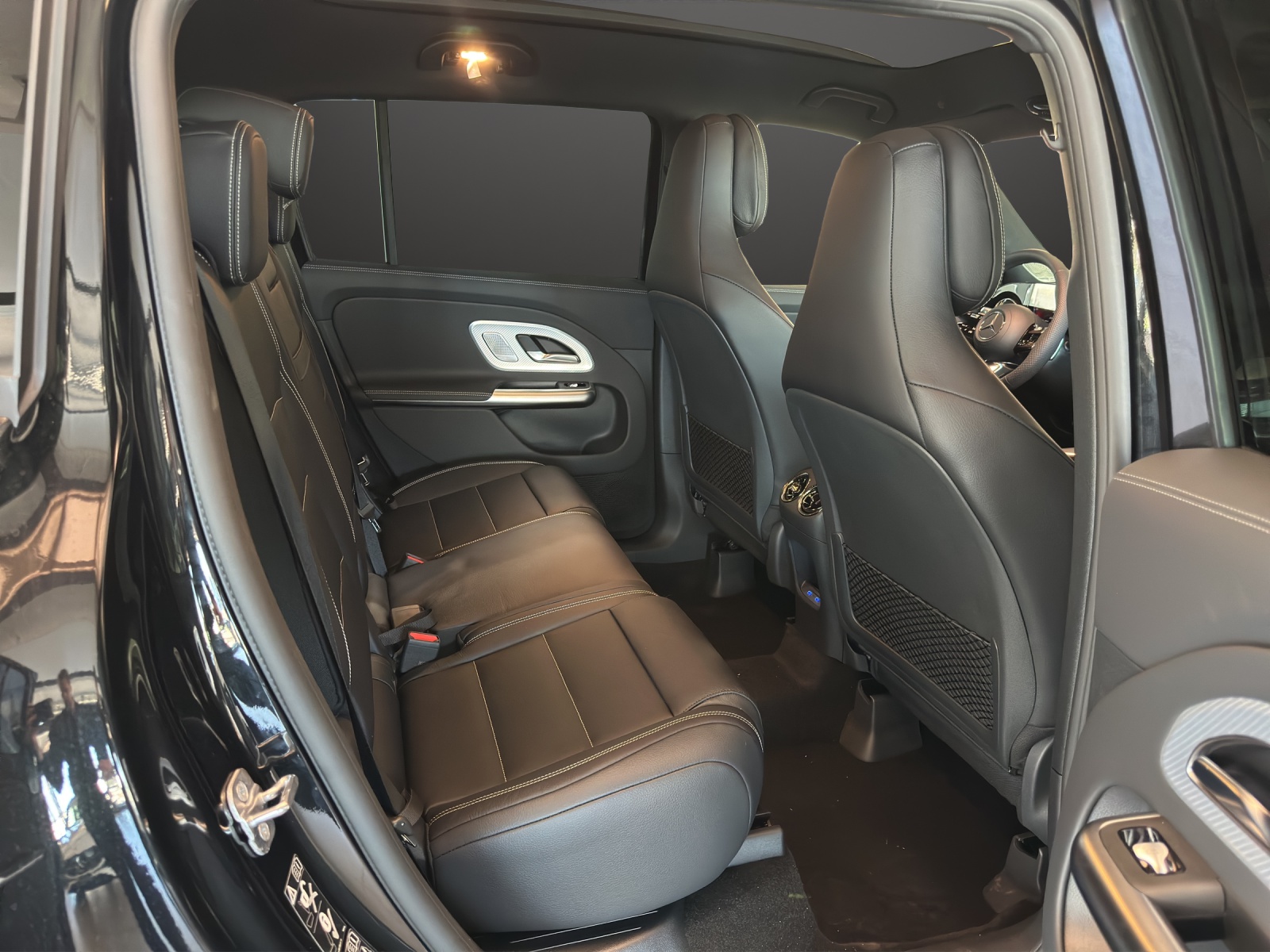 MERCEDES-BENZ GLB 220 4Matic 8G-Tronic - 12