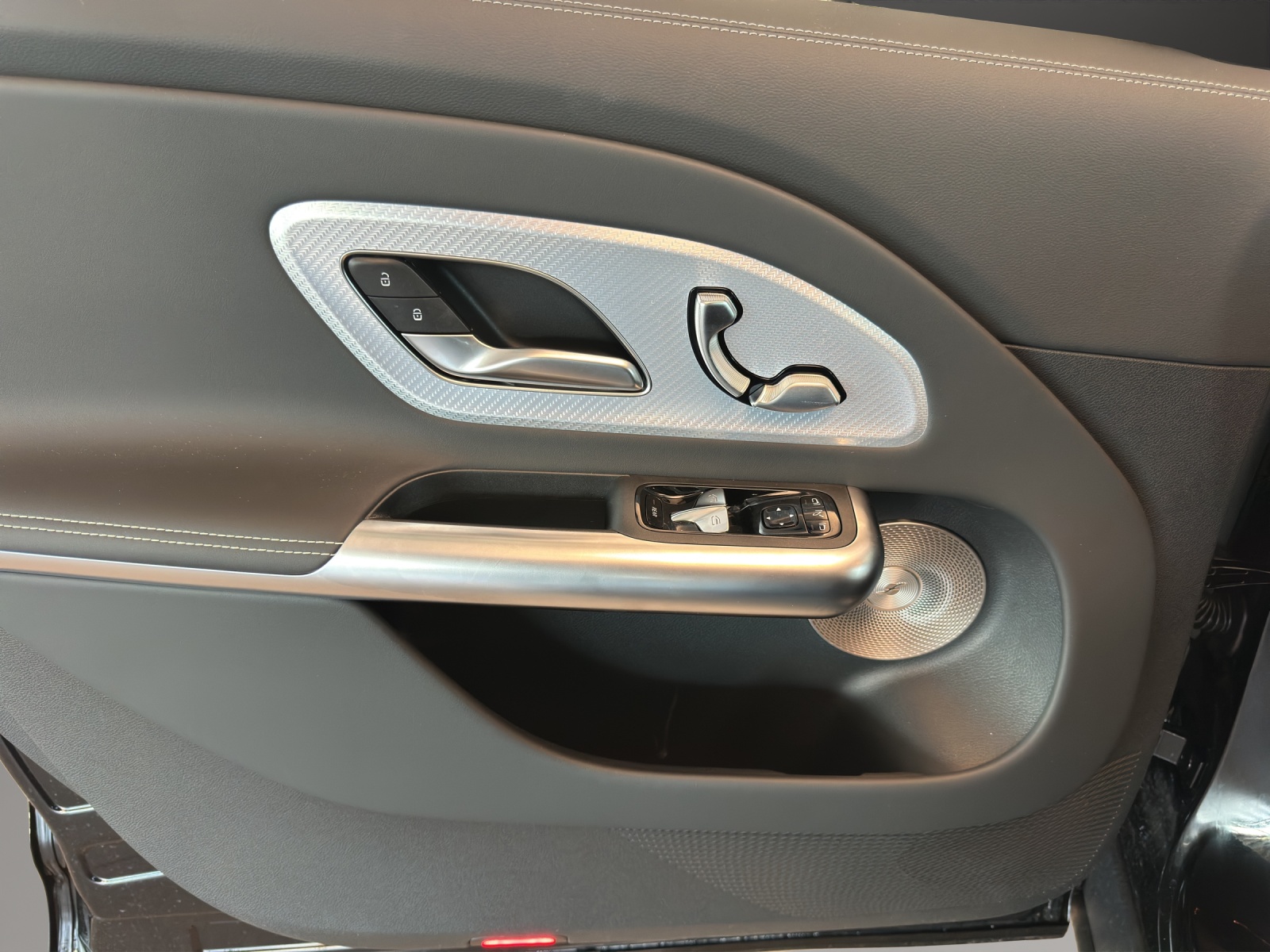 MERCEDES-BENZ GLB 220 4Matic 8G-Tronic - 13