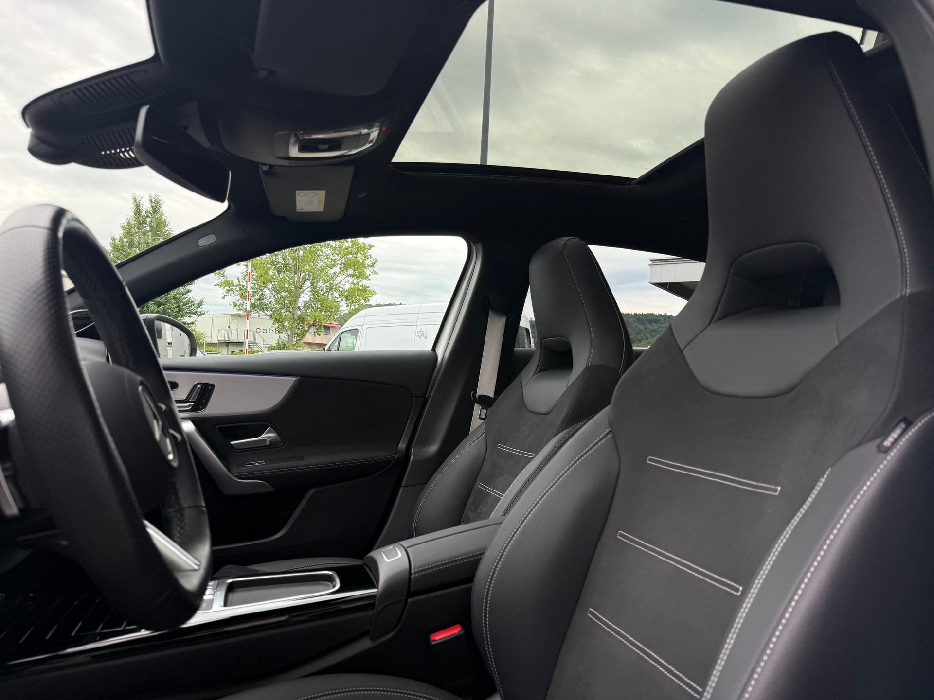 MERCEDES-BENZ A 250 e AMG Line 8G-DCT - 5