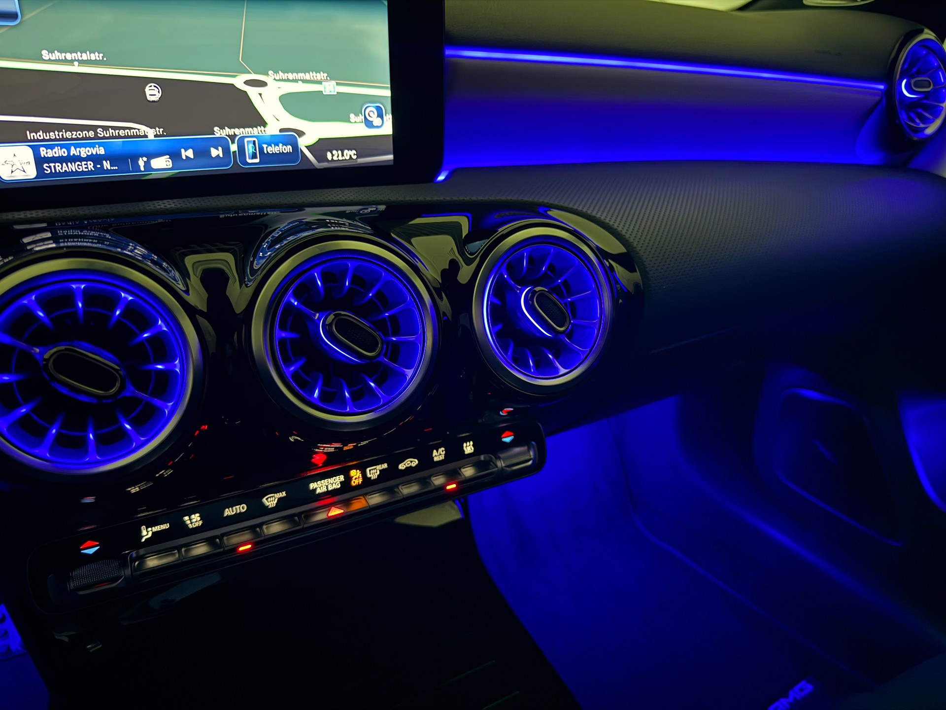 MERCEDES-BENZ A 250 e AMG Line 8G-DCT - 20