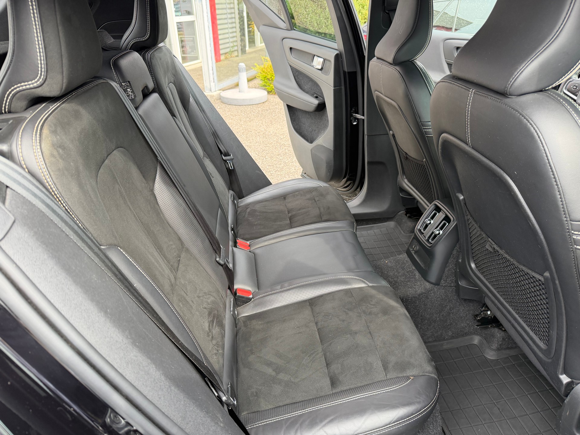 VOLVO XC40 T5 TwE R-Design DCT - 13