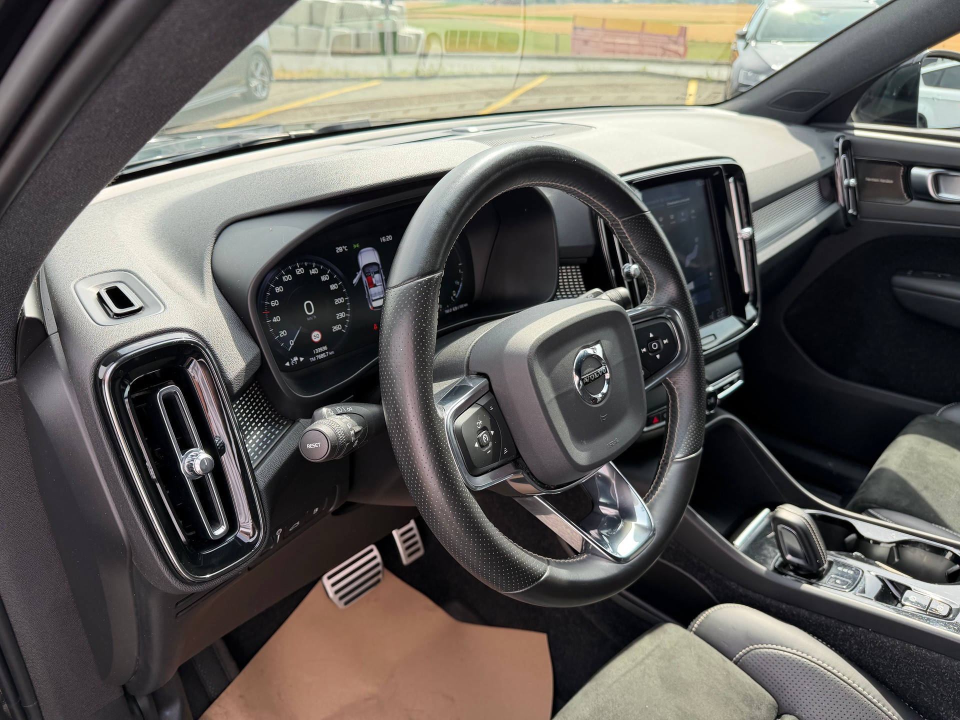 VOLVO XC40 T5 TwE R-Design DCT - 8