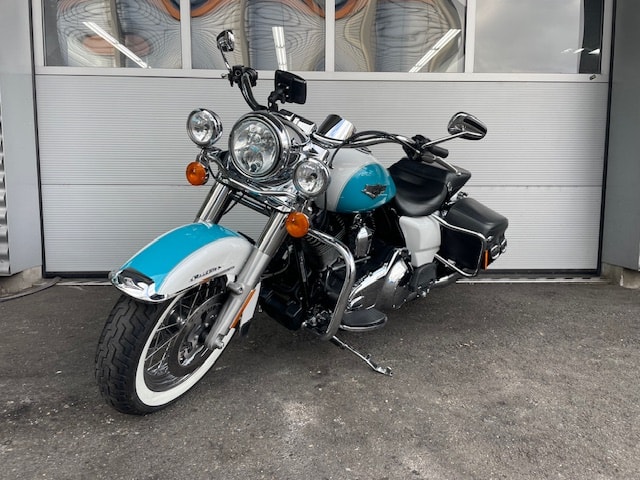 HARLEY-DAVIDSON FLHRC Road King Classic 103 ABS - 4