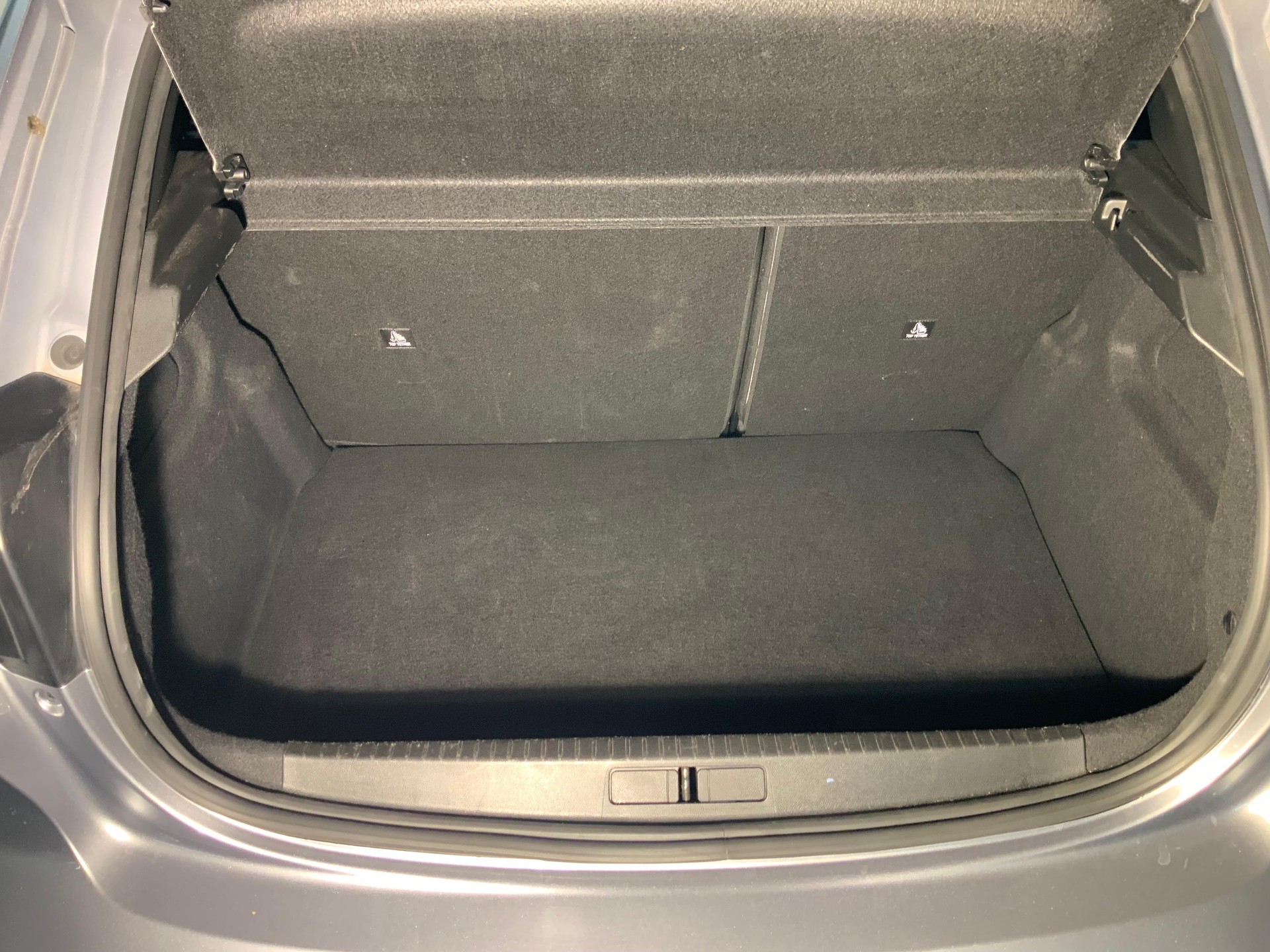 PEUGEOT 208 1.2 Hybrid 145 GT - 9