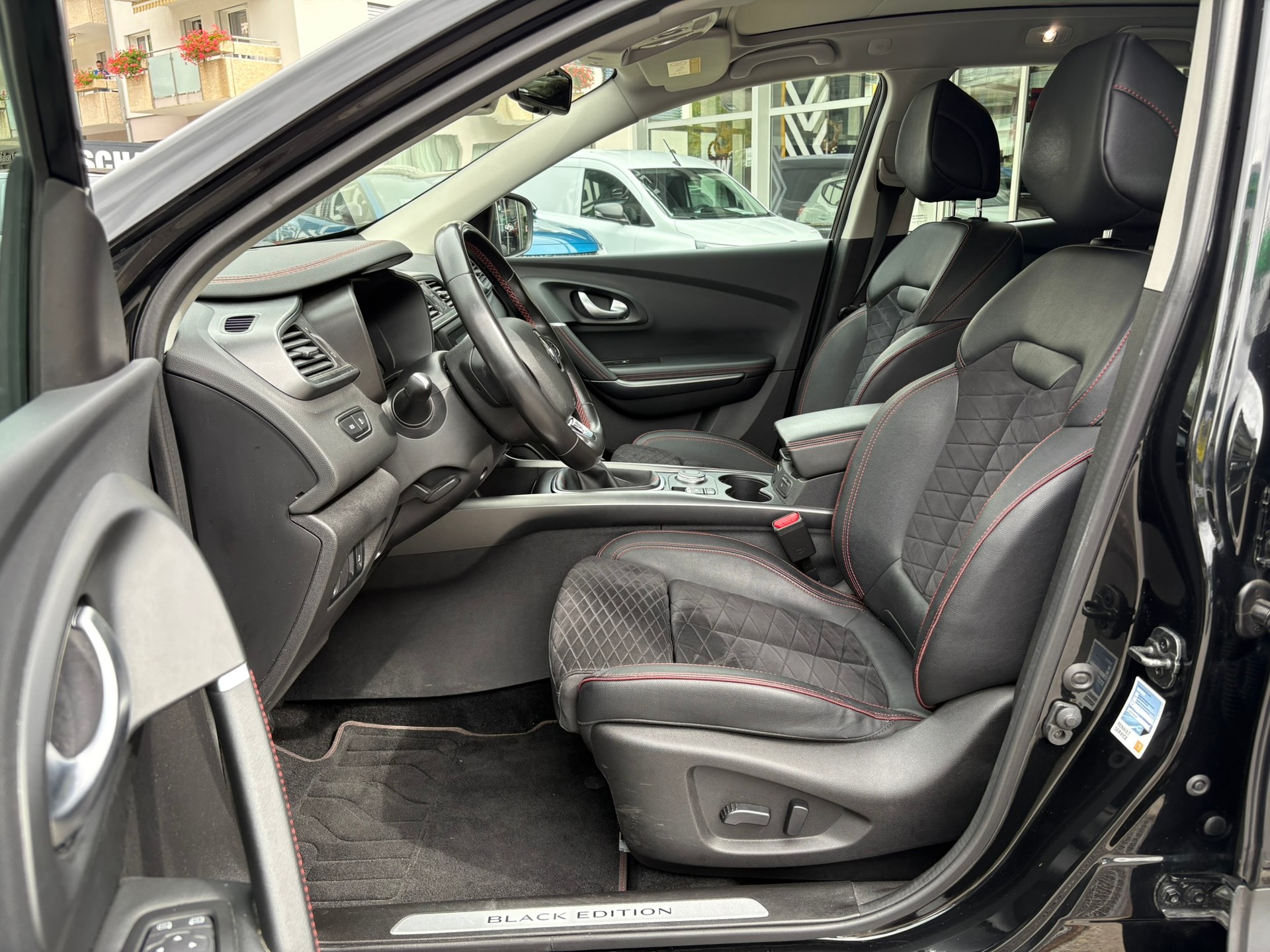 RENAULT Kadjar 1.7 dCi Black Edition 4x4 - 7