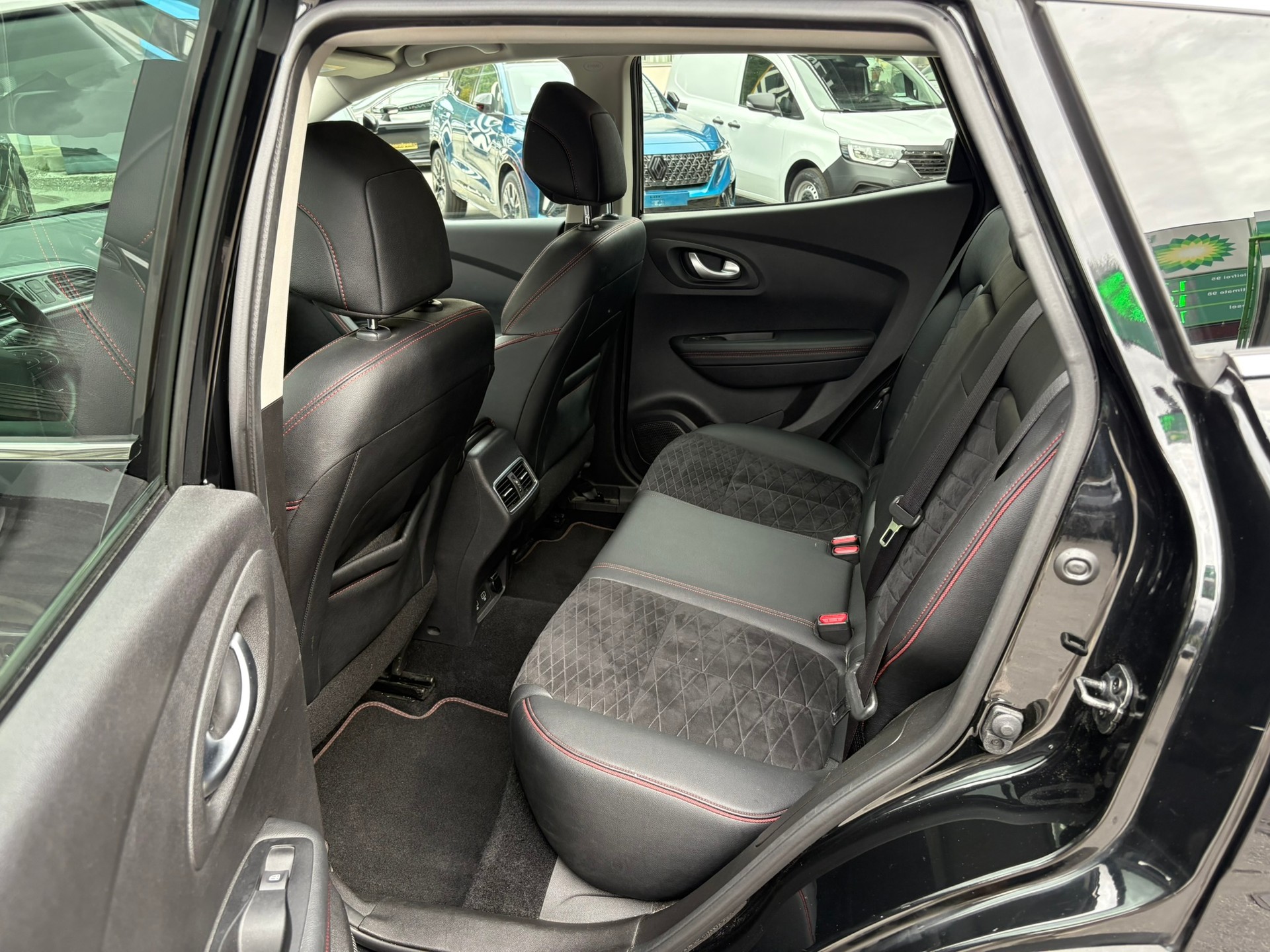 RENAULT Kadjar 1.7 dCi Black Edition 4x4 - 10