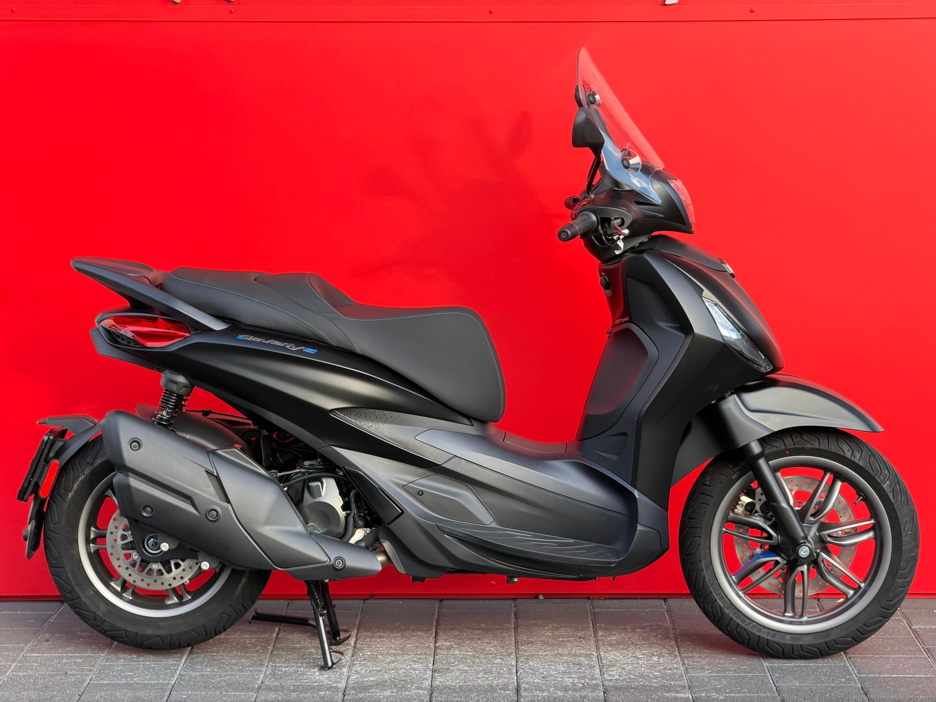 PIAGGIO Beverly 400 Sport E5+ - 1