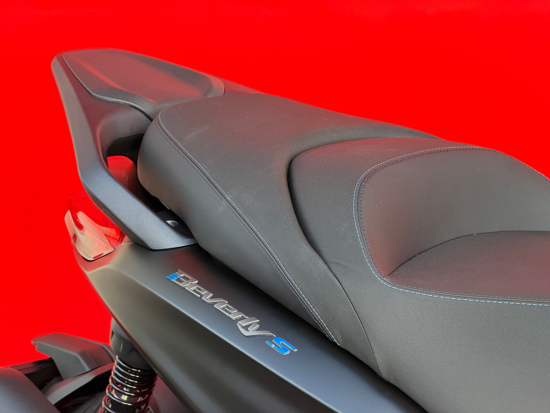 PIAGGIO Beverly 400 Sport E5+ - 11