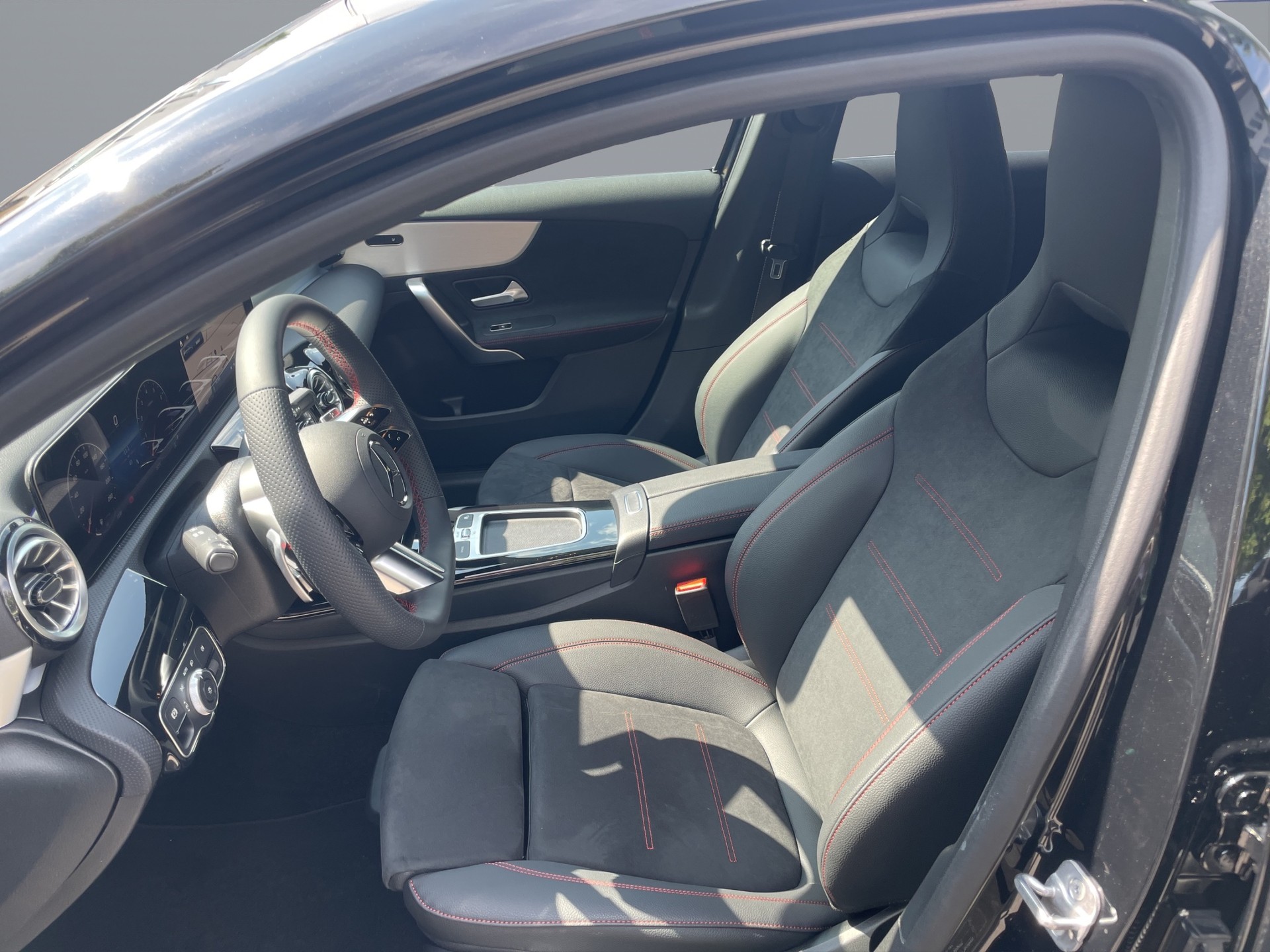 MERCEDES-BENZ A 220 4Matic 8G-DCT - 7