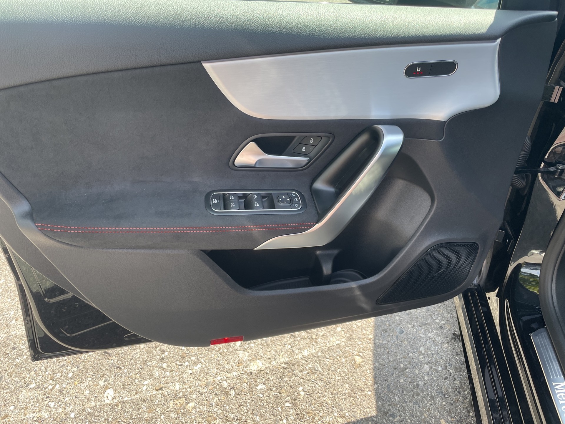 MERCEDES-BENZ A 220 4Matic 8G-DCT - 12