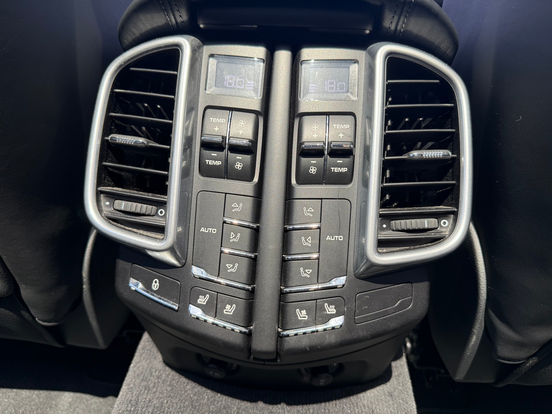 PORSCHE Cayenne Turbo - 13