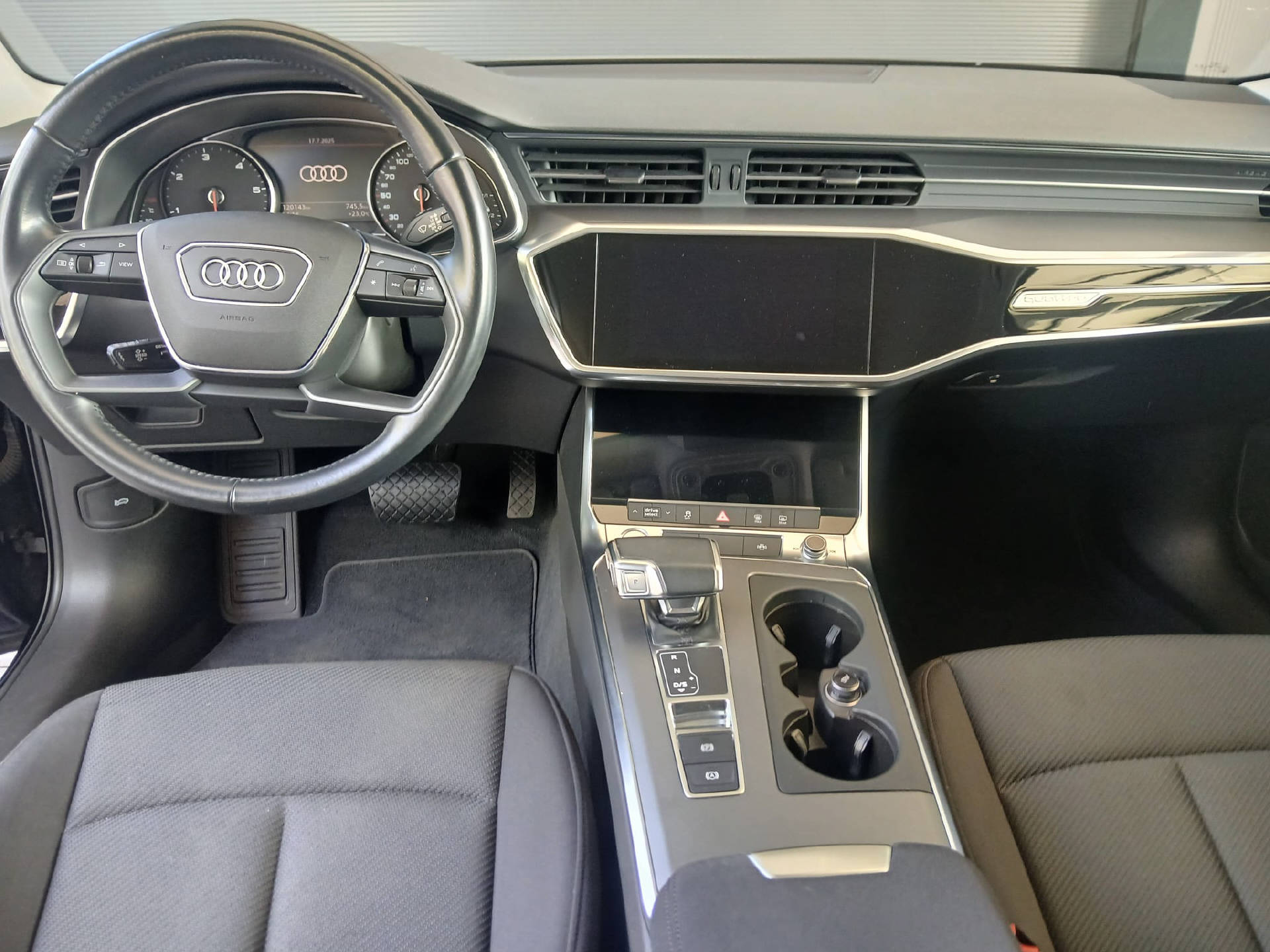 AUDI A6 Avant 2.0 40 TDI Attraction quattro S-Tronic-6